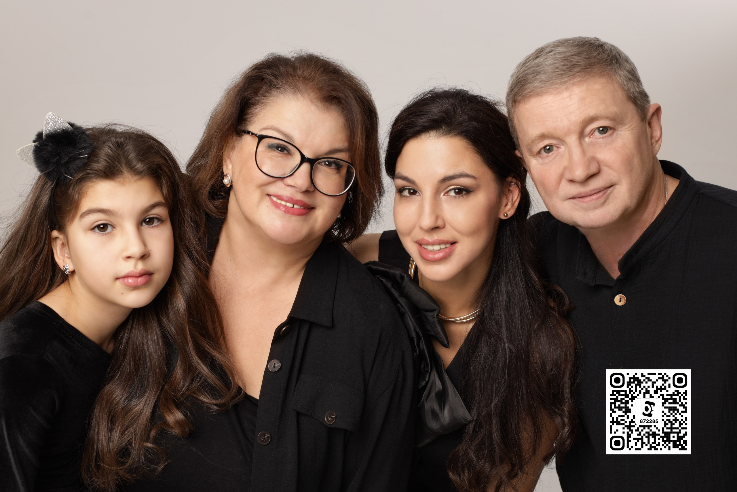 Семейная в студии. Фотограф в городе Ростов-на-Дону Лариса Черных