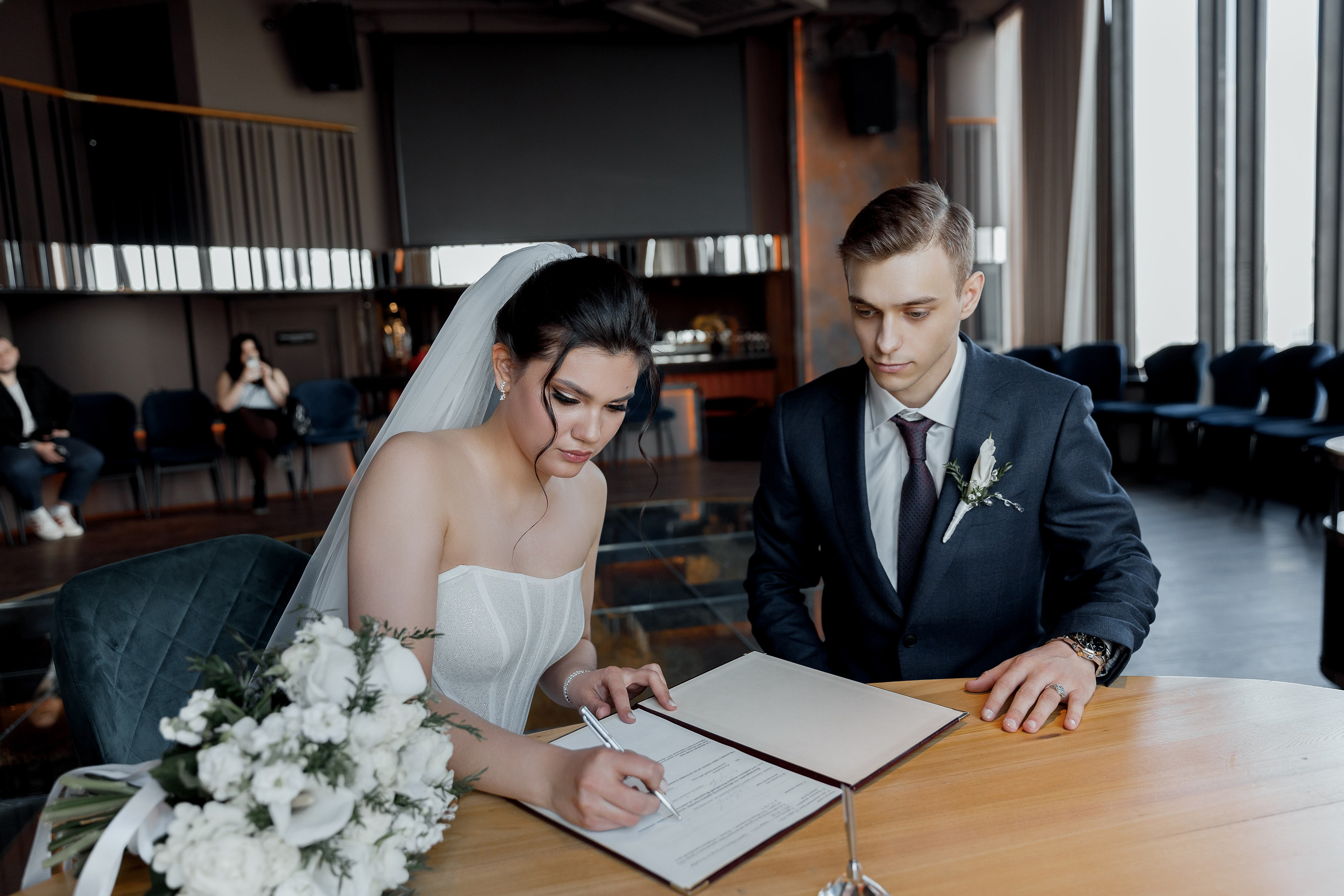 Паша&Настя (роспись Москва-сити Birds). Фотограф в Москве Юлия Хамзина