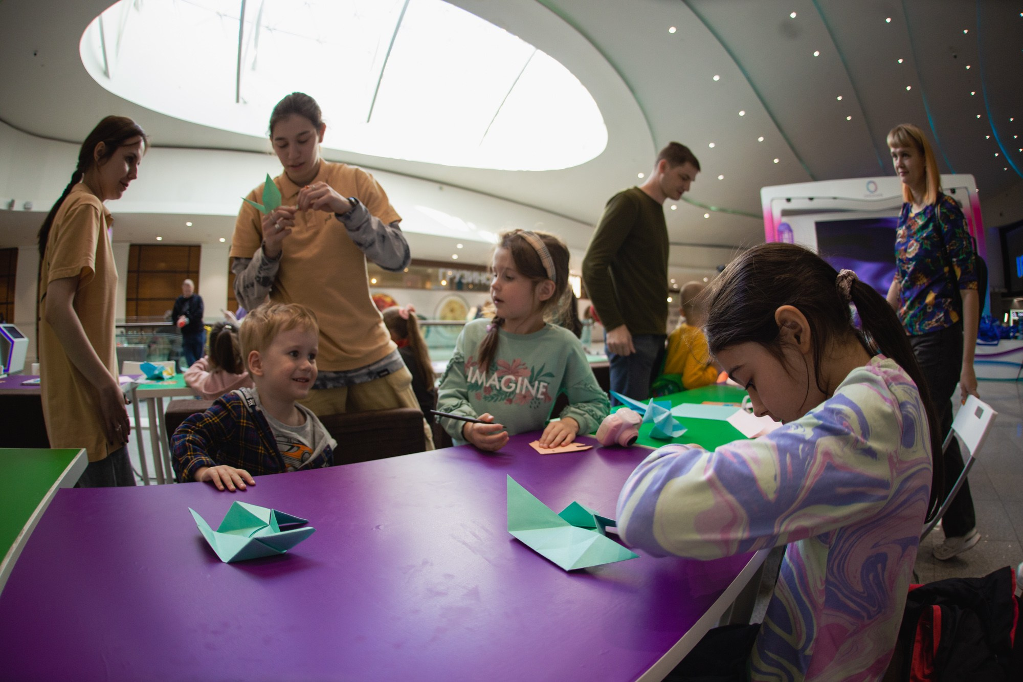 Сказка в ТЦ Океания. Репортажный и концертный фотограф в Москве Анастасия Осень