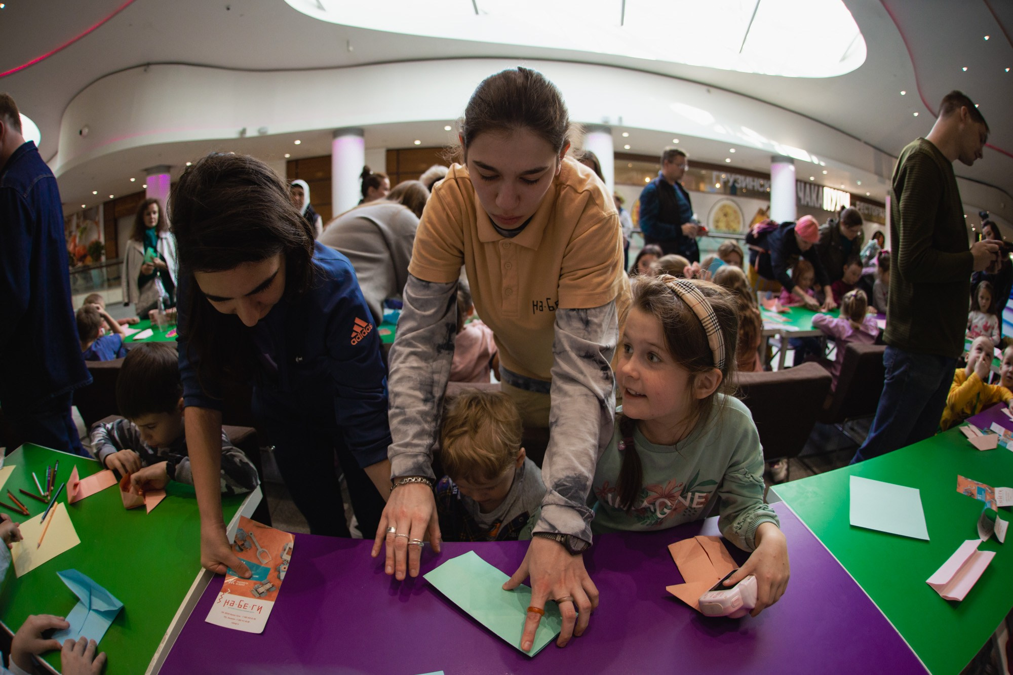 Сказка в ТЦ Океания. Репортажный и концертный фотограф в Москве Анастасия Осень