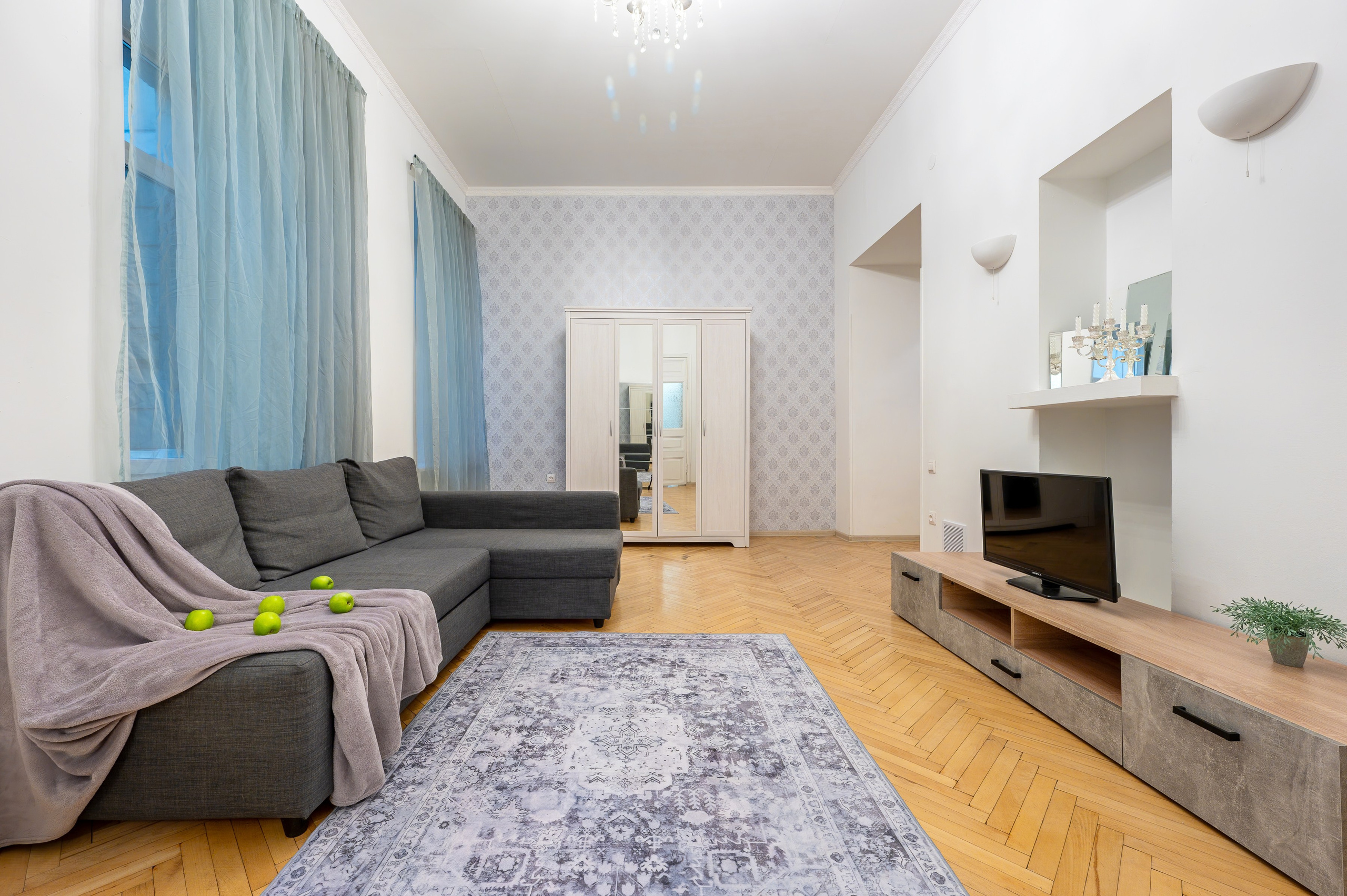 Квартира под аренду Невский 45. Интерьерный фотограф. Фото- видеосъемка недвижимости Санкт-Петербург