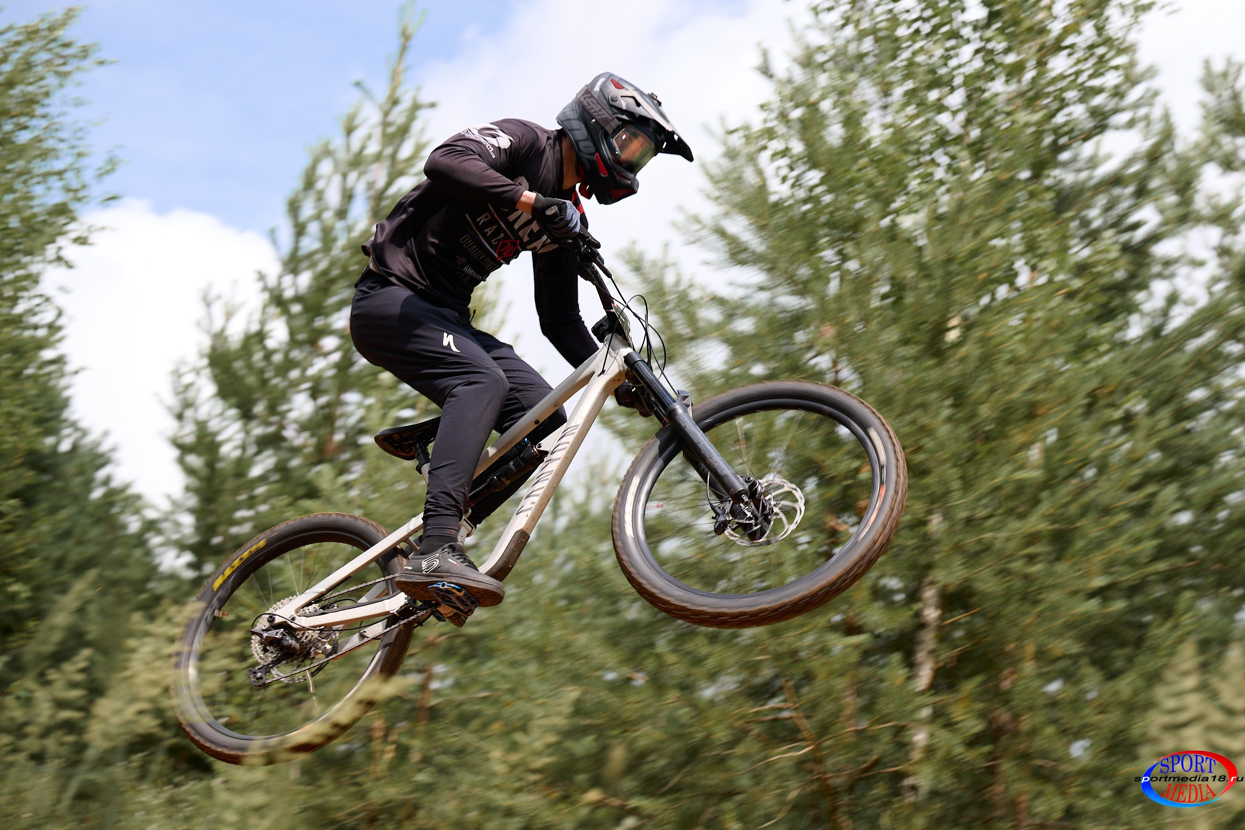 Чемпионат Удмуртии по скоростному спуску (Даунхилл). Ижевск. 07.07.20. Спортивный репортажный фотограф в Ижевске Сергей Мерзляков