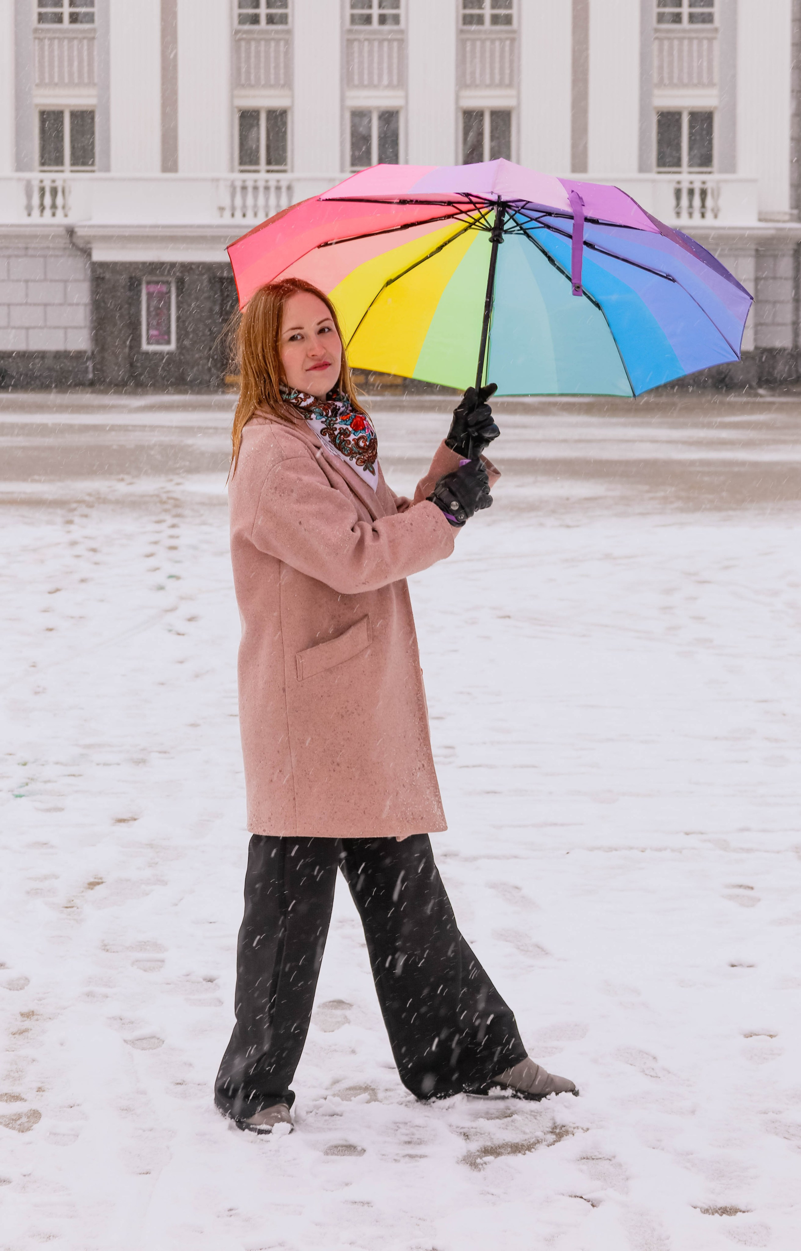 Маша с зонтиком. Фотограф Пермь. Фотосессия в фотостудии Перми и на свежем воздухе