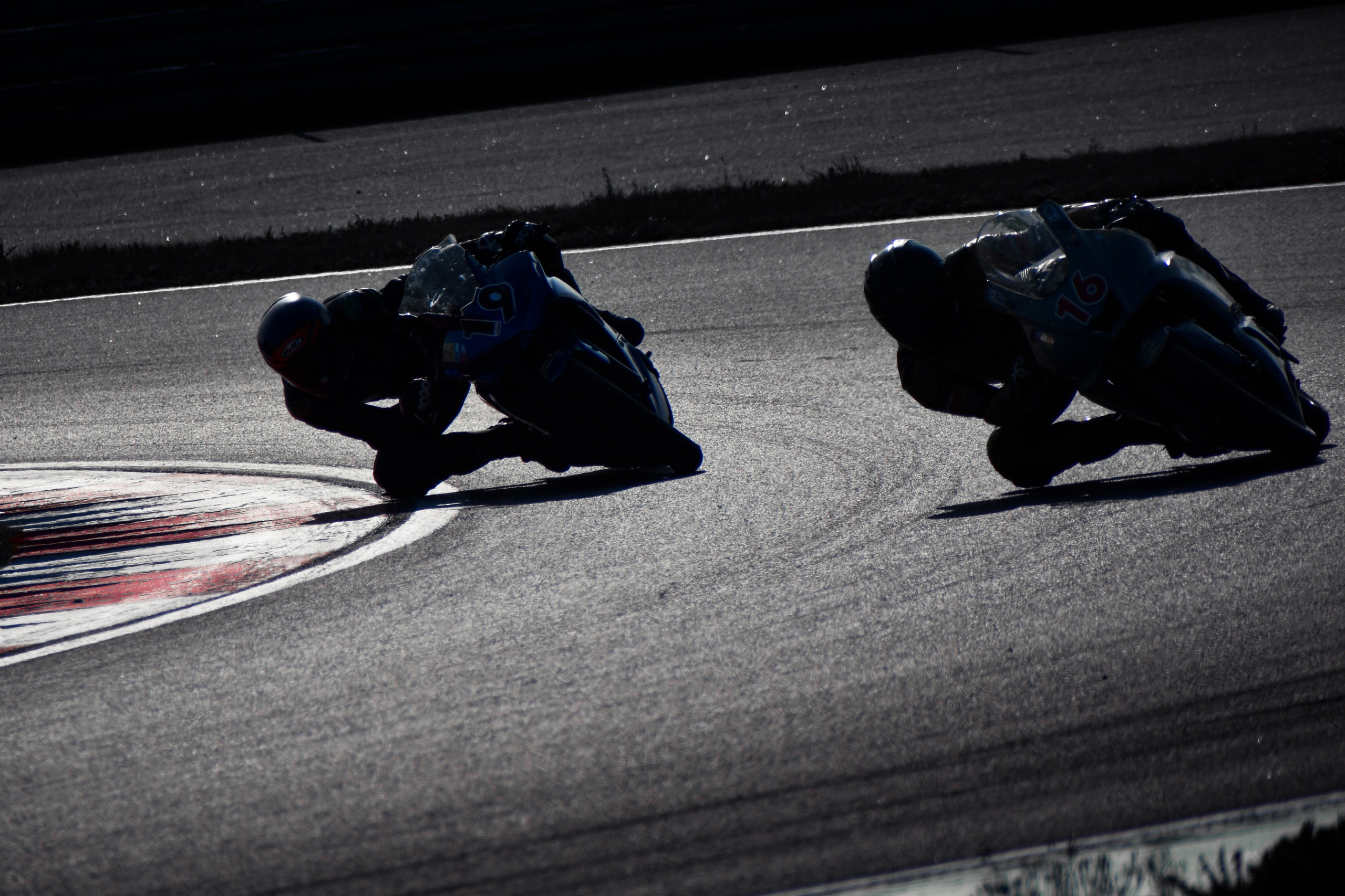 Шоссейно-кольцевые мотогонки 2024. Голосов Дмитрий — автоспортивный фотограф