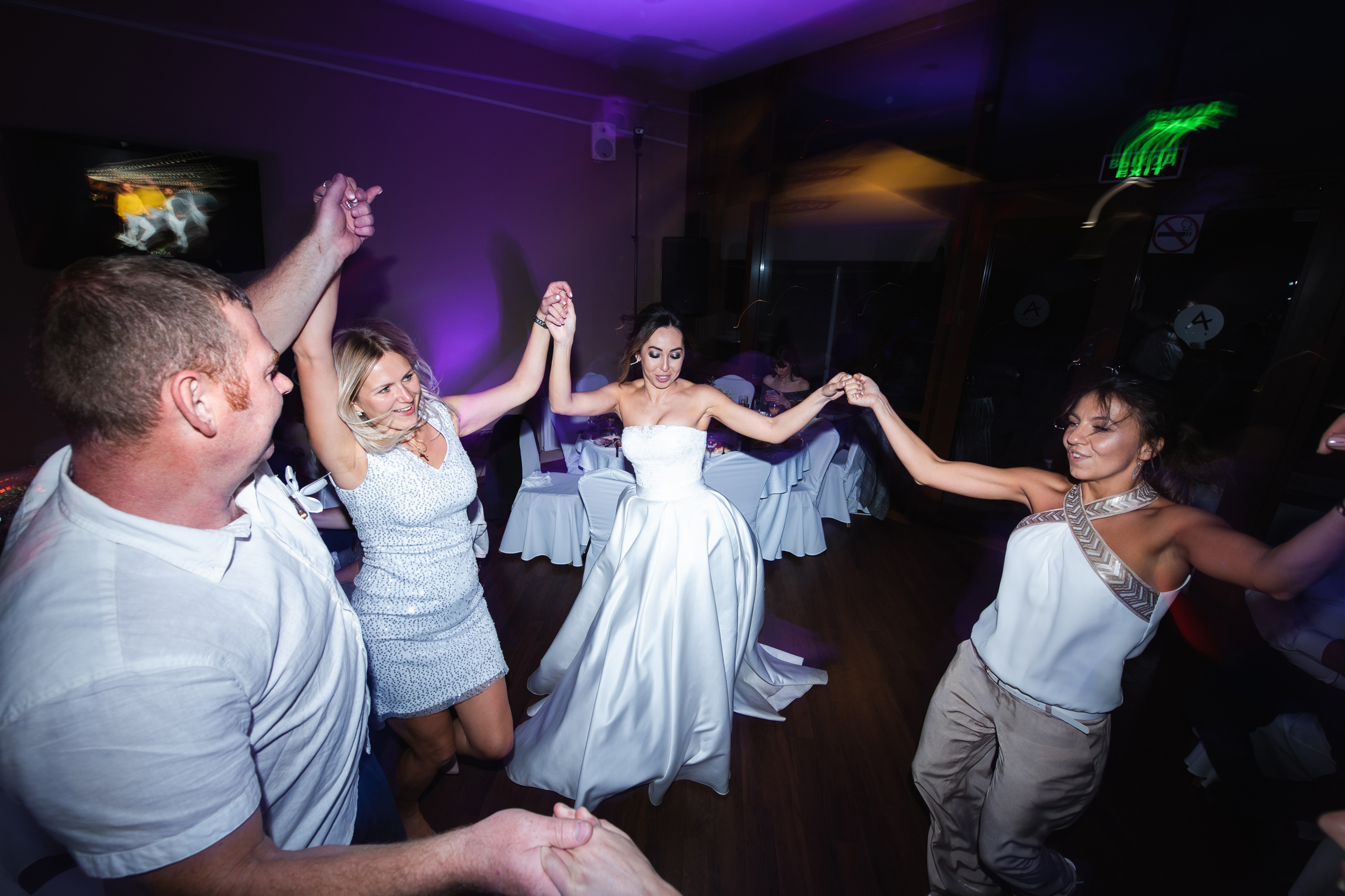 Оля и Вадим. Ведущий на свадьбу в Москве Зубков Алексей