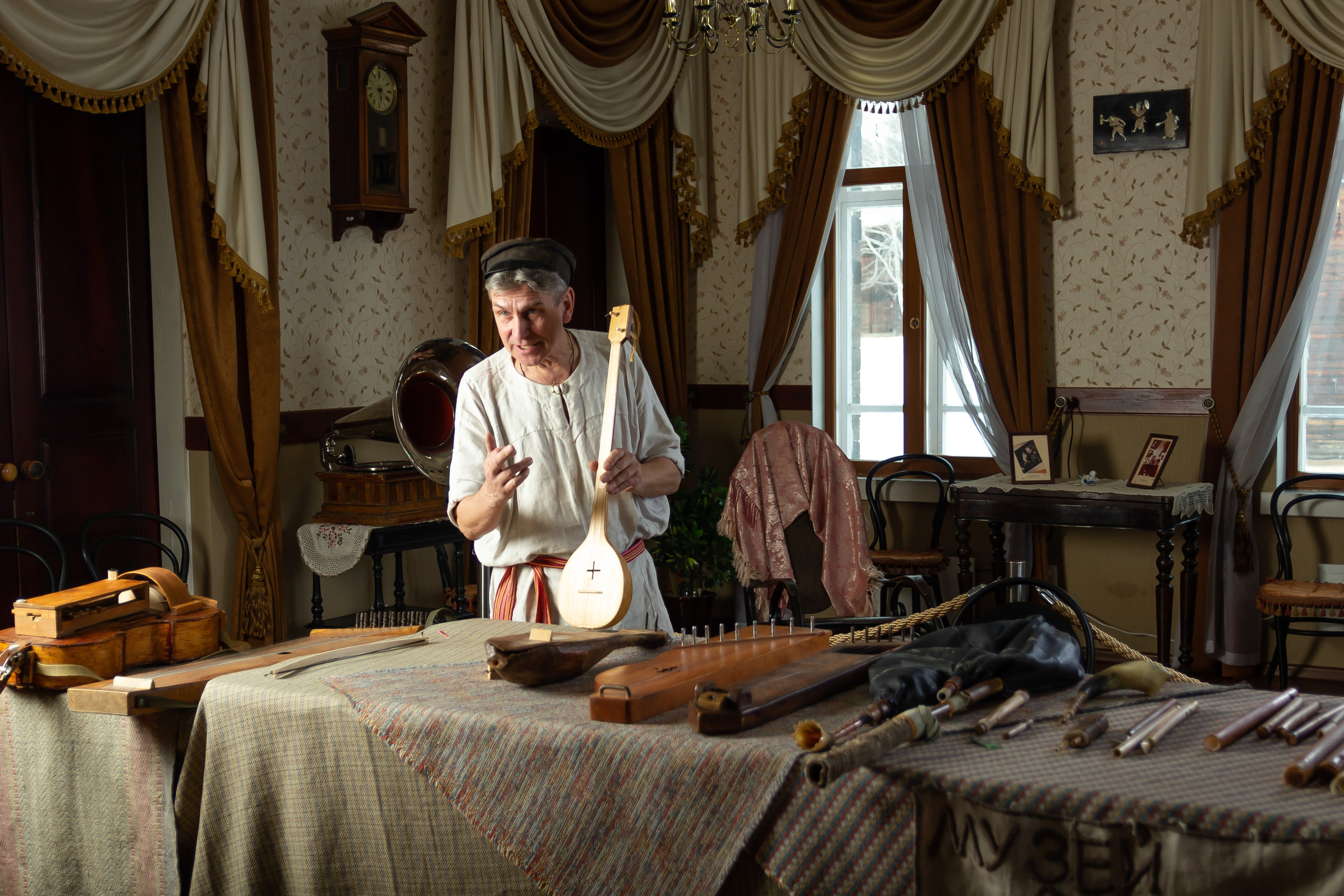 Музей забытой музыки. Александр Стряпунин — предметный фотограф в Улан-Удэ