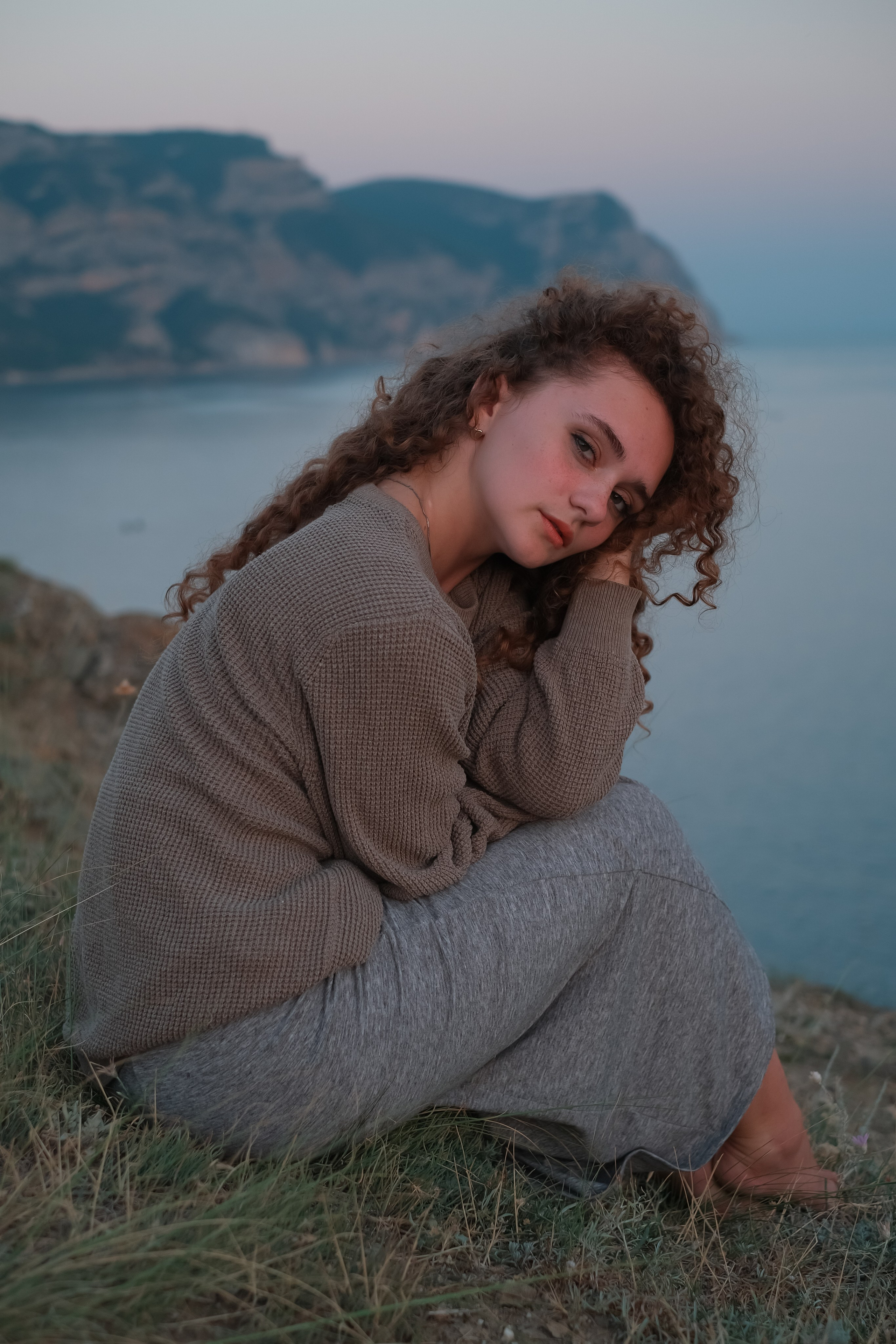 Портретная фотосессия Киры в Балаклаве, Крепость Чембало. Профессиональная фотосъемка в Крыму. Натуральные эмоции и живые кадры. Забронируйте дату прямо сейчас!