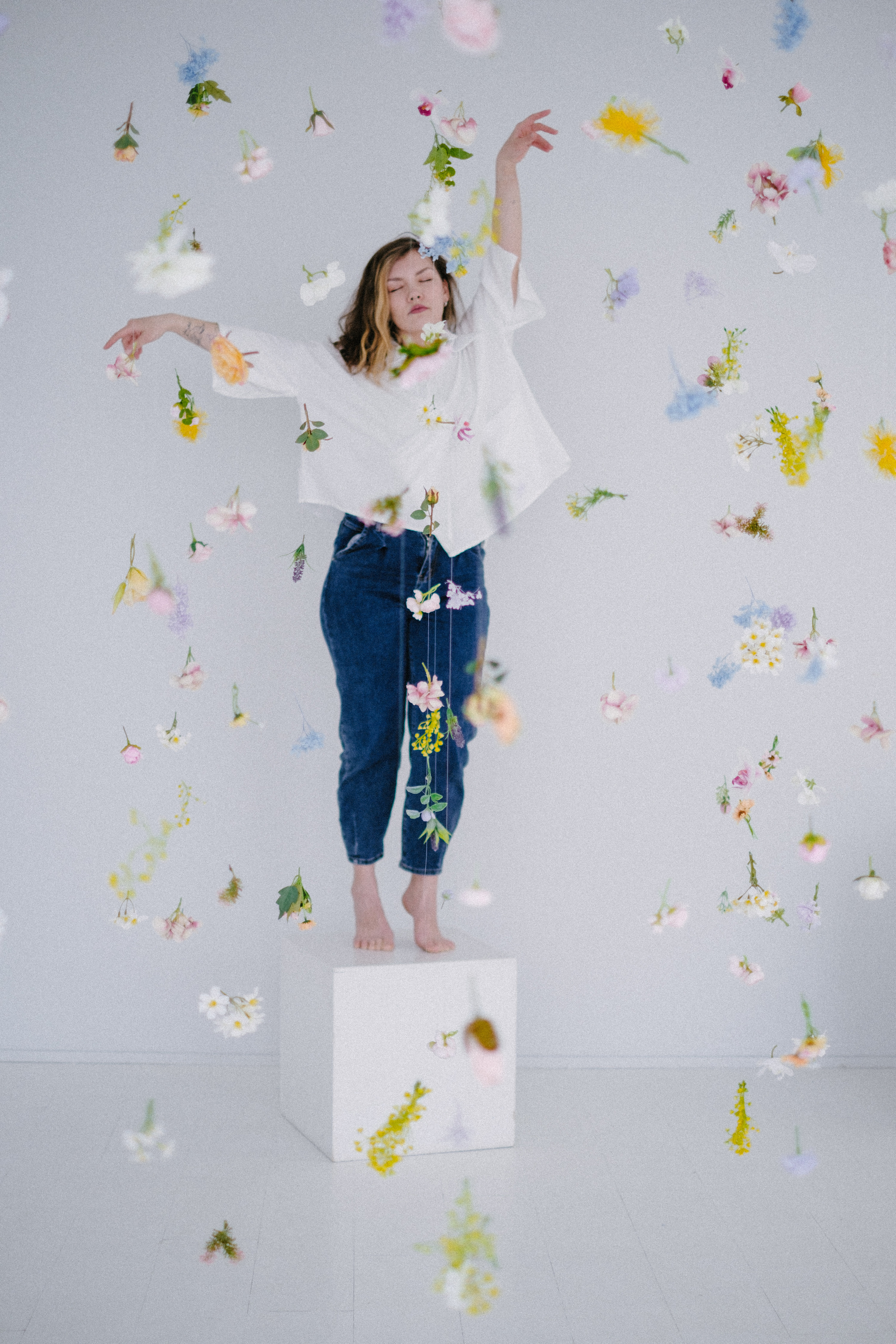 Фотосессия с цветами в студии Новосибирска. Ксения Ильиных — Фотограф в Новосибирске