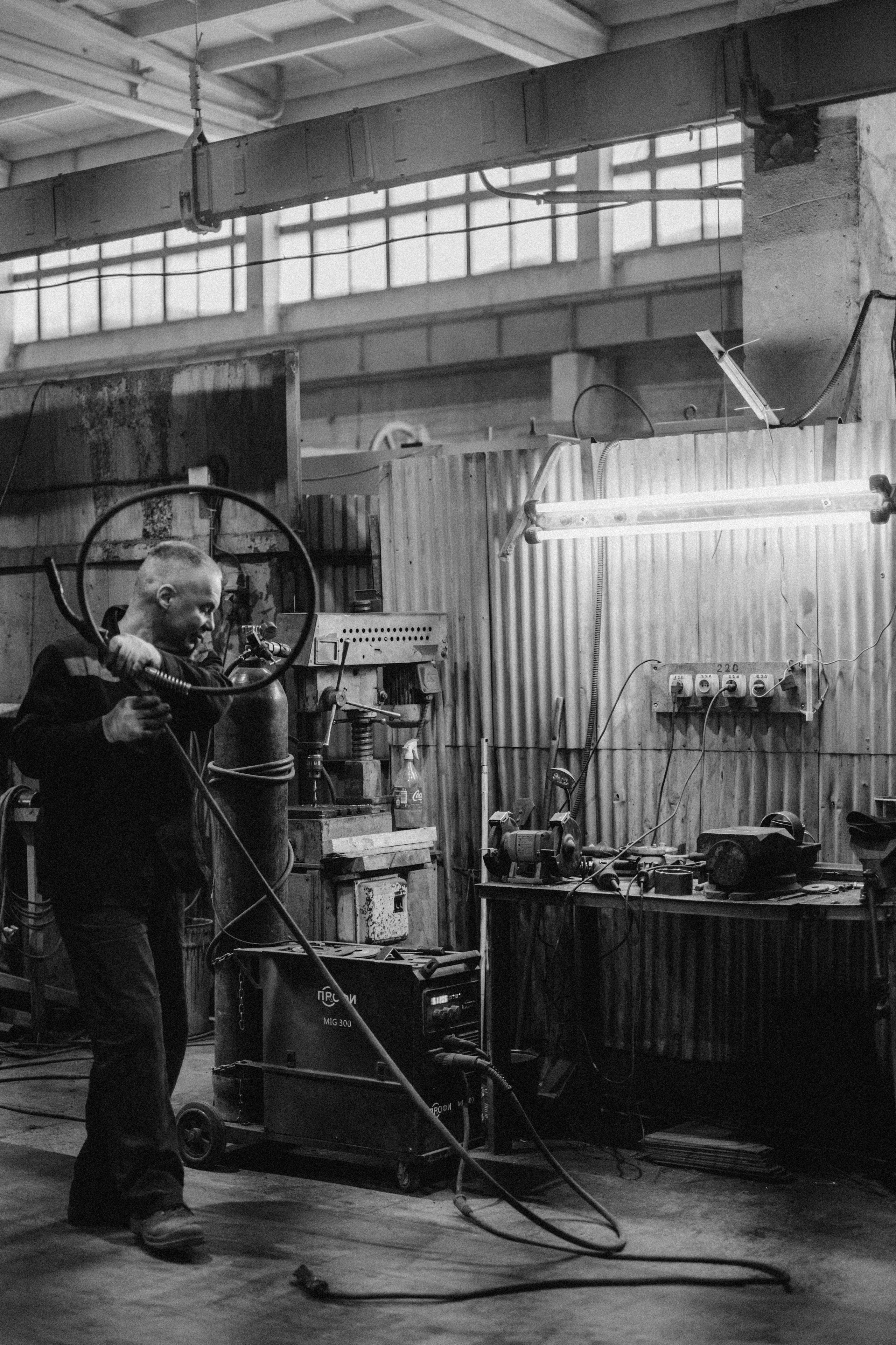 УТР24 | Завод по производству бензоботов. Ксения Ильиных — Фотограф в Новосибирске