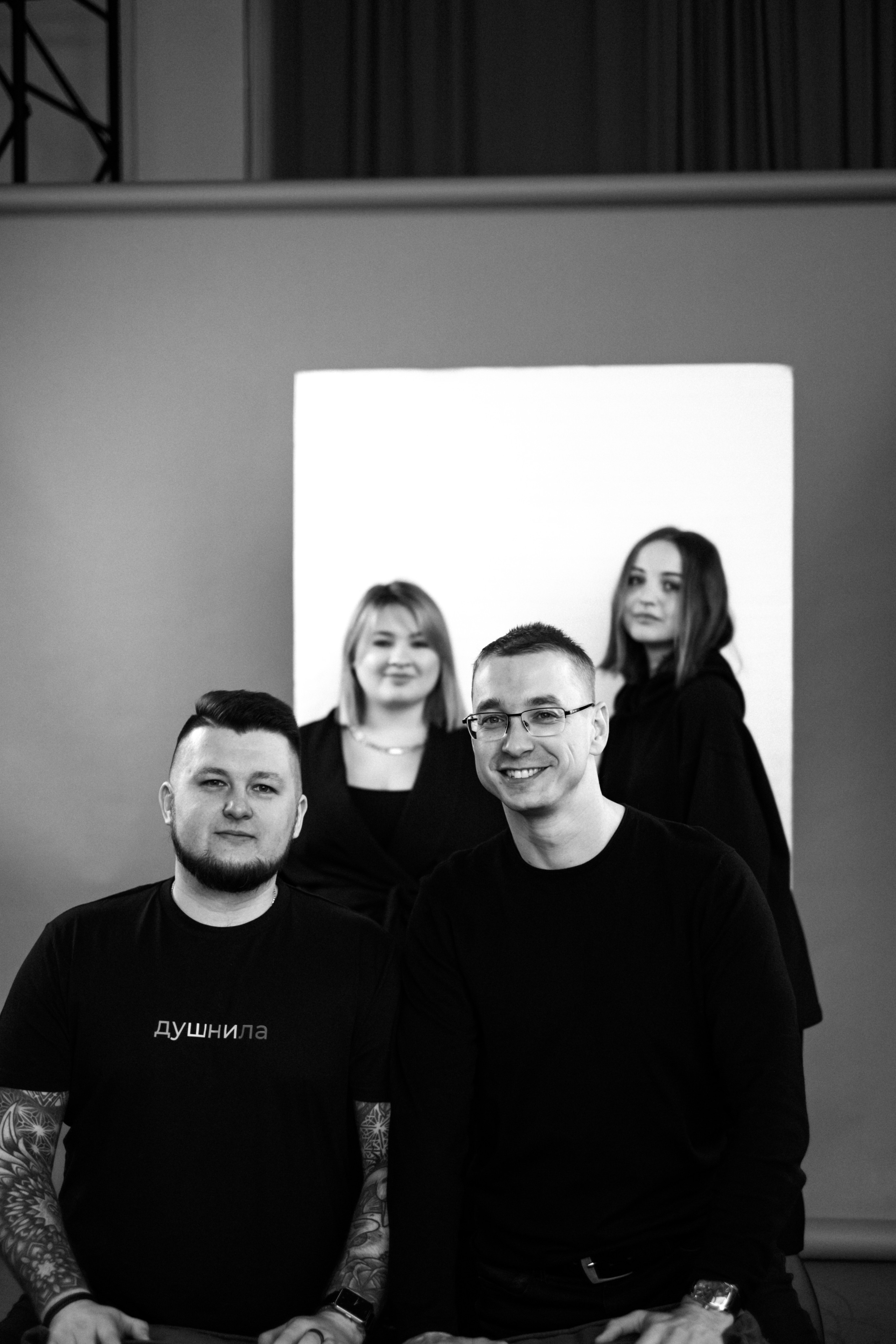 Корпоратив в фотостудии для компании «Everest-Marketing». Ксения Ильиных — Фотограф в Новосибирске