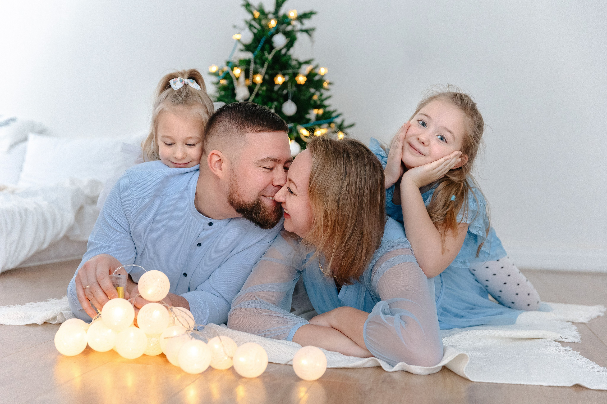 Студийная семейная фотосессия для Анны и Александра