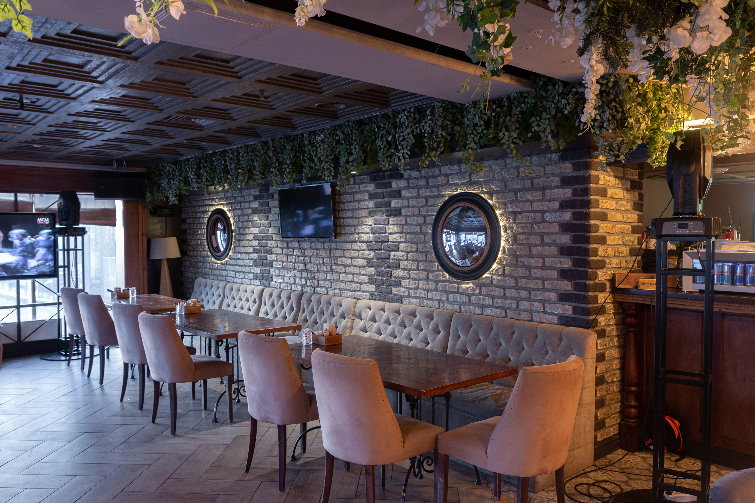 Интерьерная съёмка для кафе и ресторанов. Предметный и репортажный фотограф Алексей Кротов