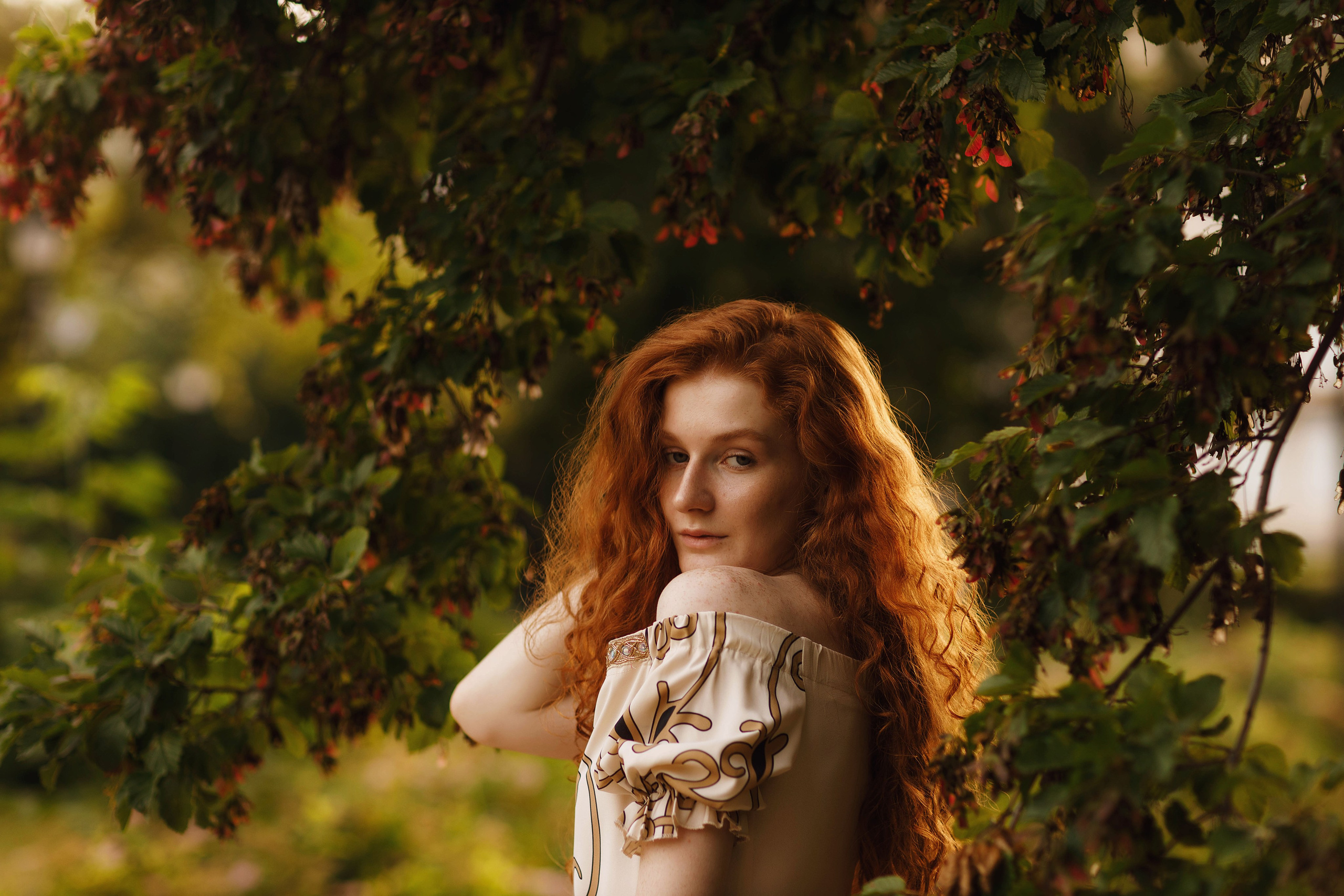 Фотосессия на заливе с Татой в платье от Ирины Павловой. Портретный и репортажный фотограф в Чебоксарах Андриян Чаркин