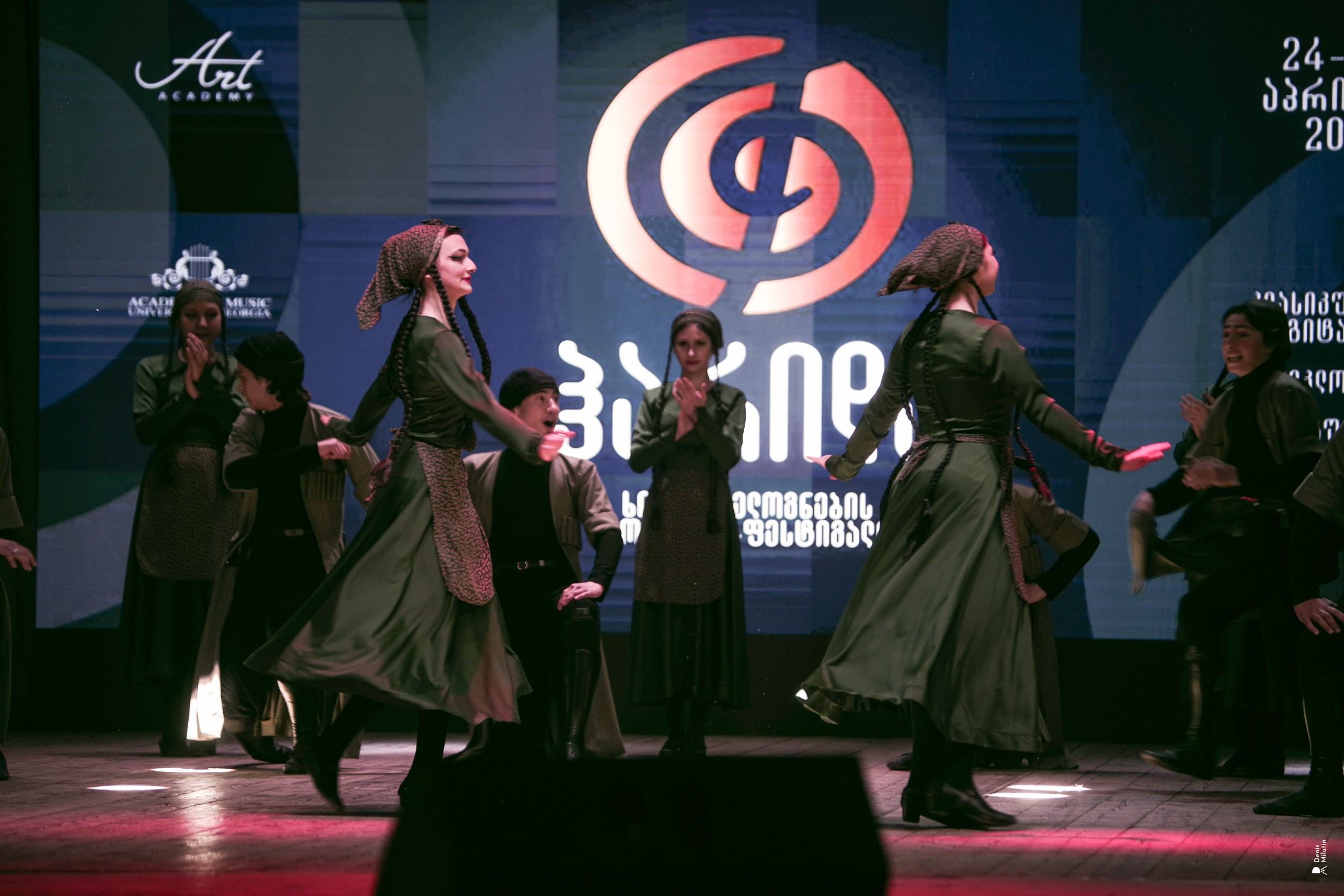 Танцы в Хоби. Портретный фотограф Денис Милютин