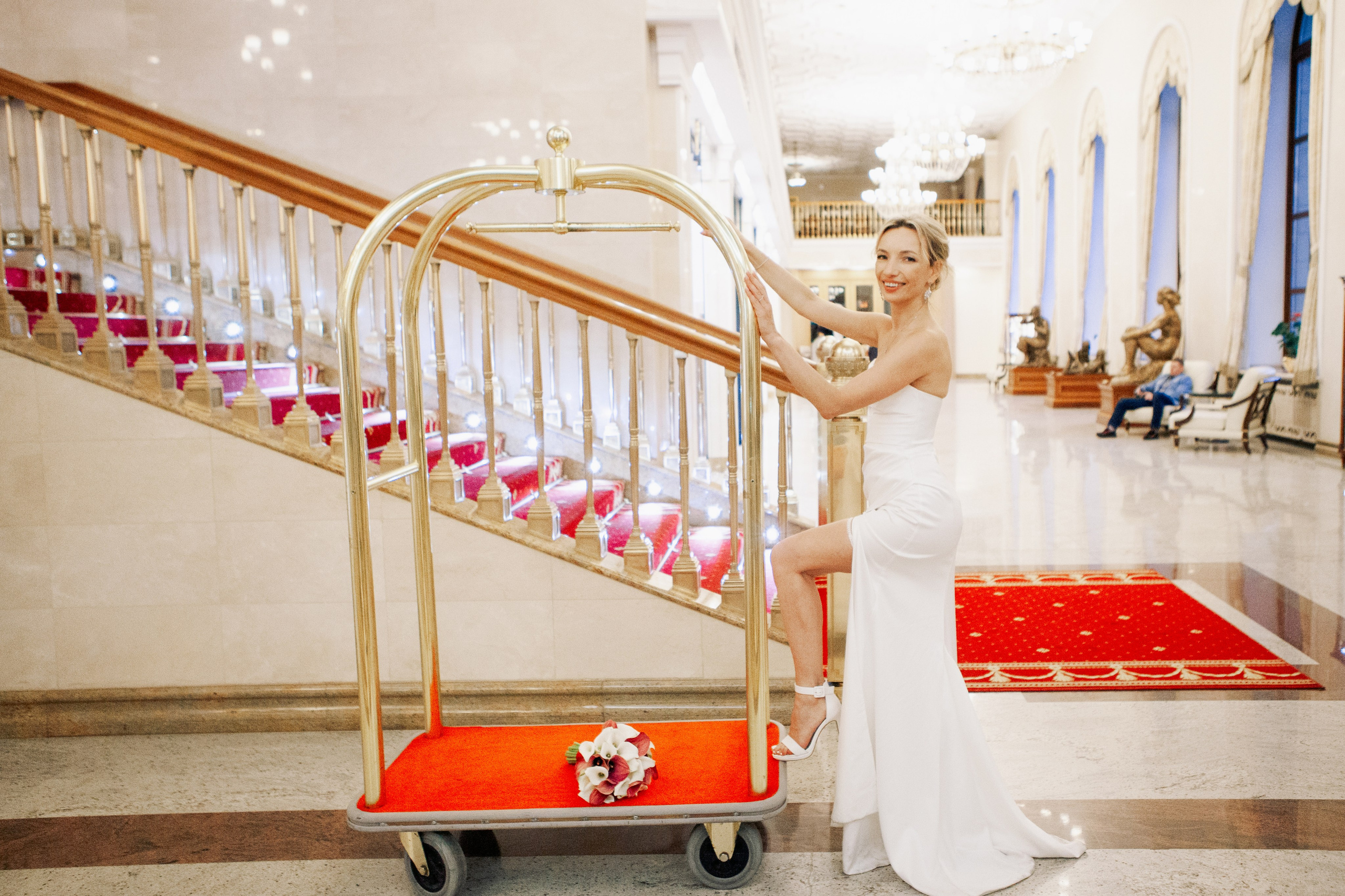 Утро невесты и фотосессия в гостинице radisson collection hotel moscow бывшая гостиница украина. Фотограф Ольга Ефремова