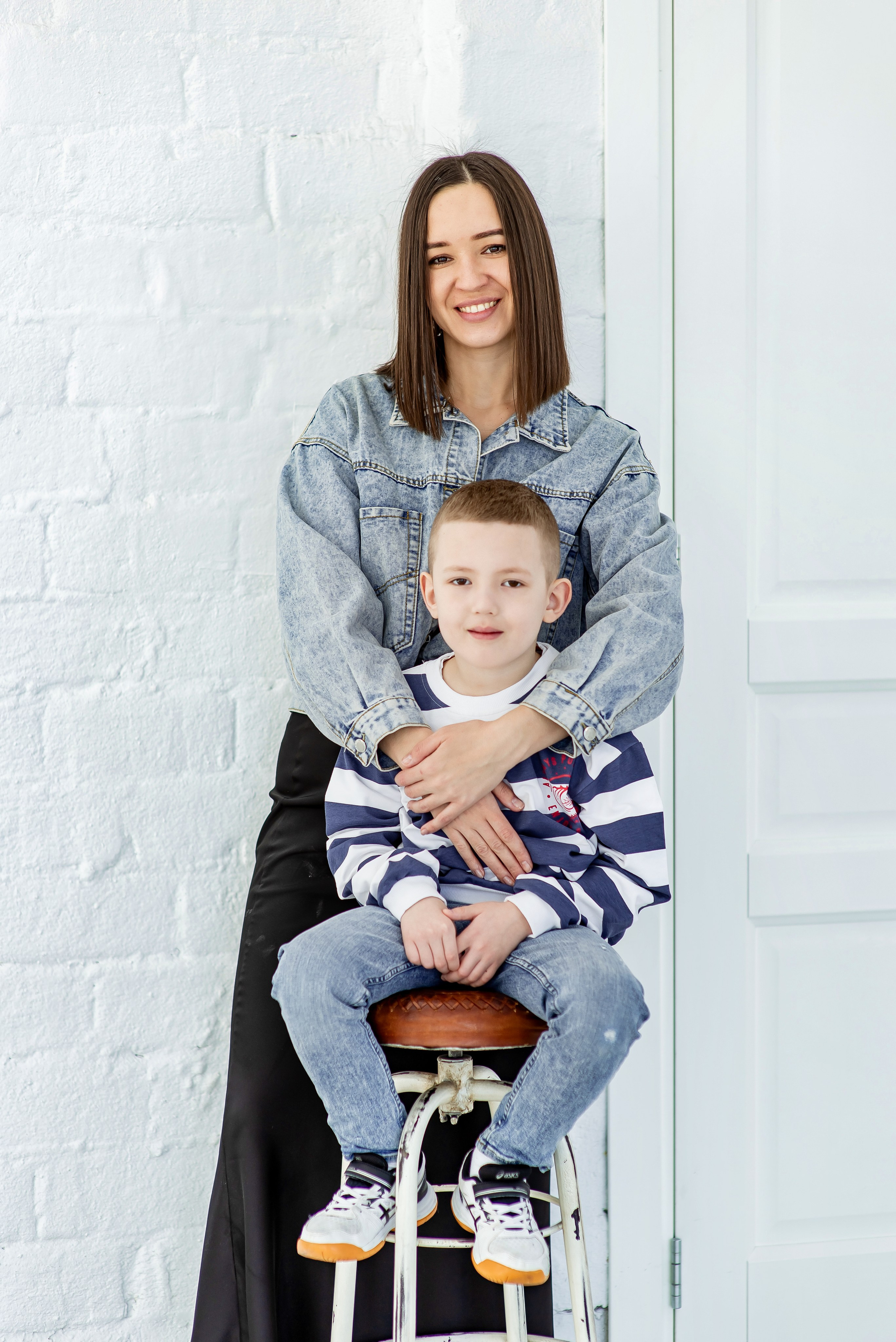 Семейная фотосессия в студии. Ольга Ли свадебный семейный фотограф Иркутск