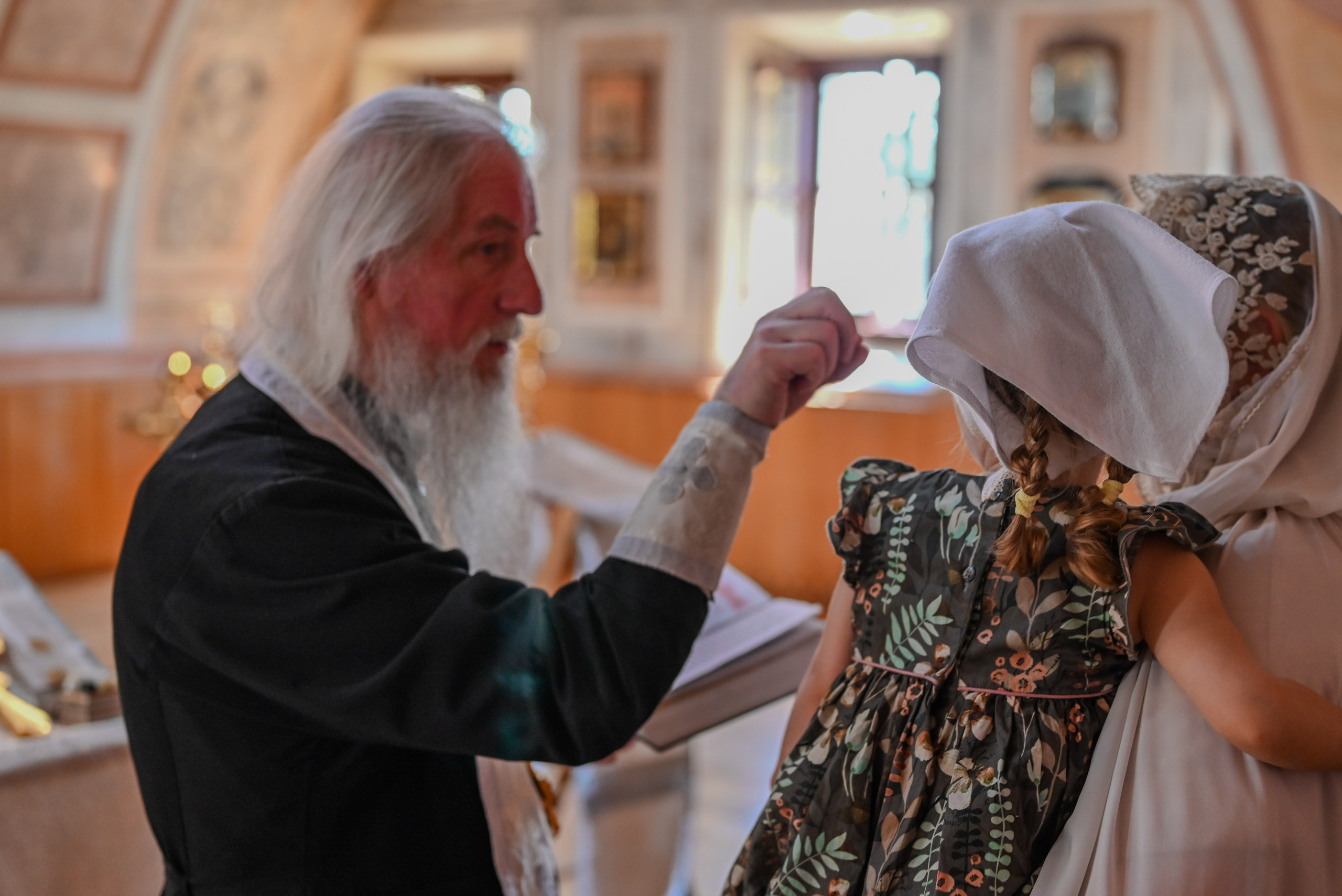 Крещение мама Анна. Семейный и детский фотограф Москва