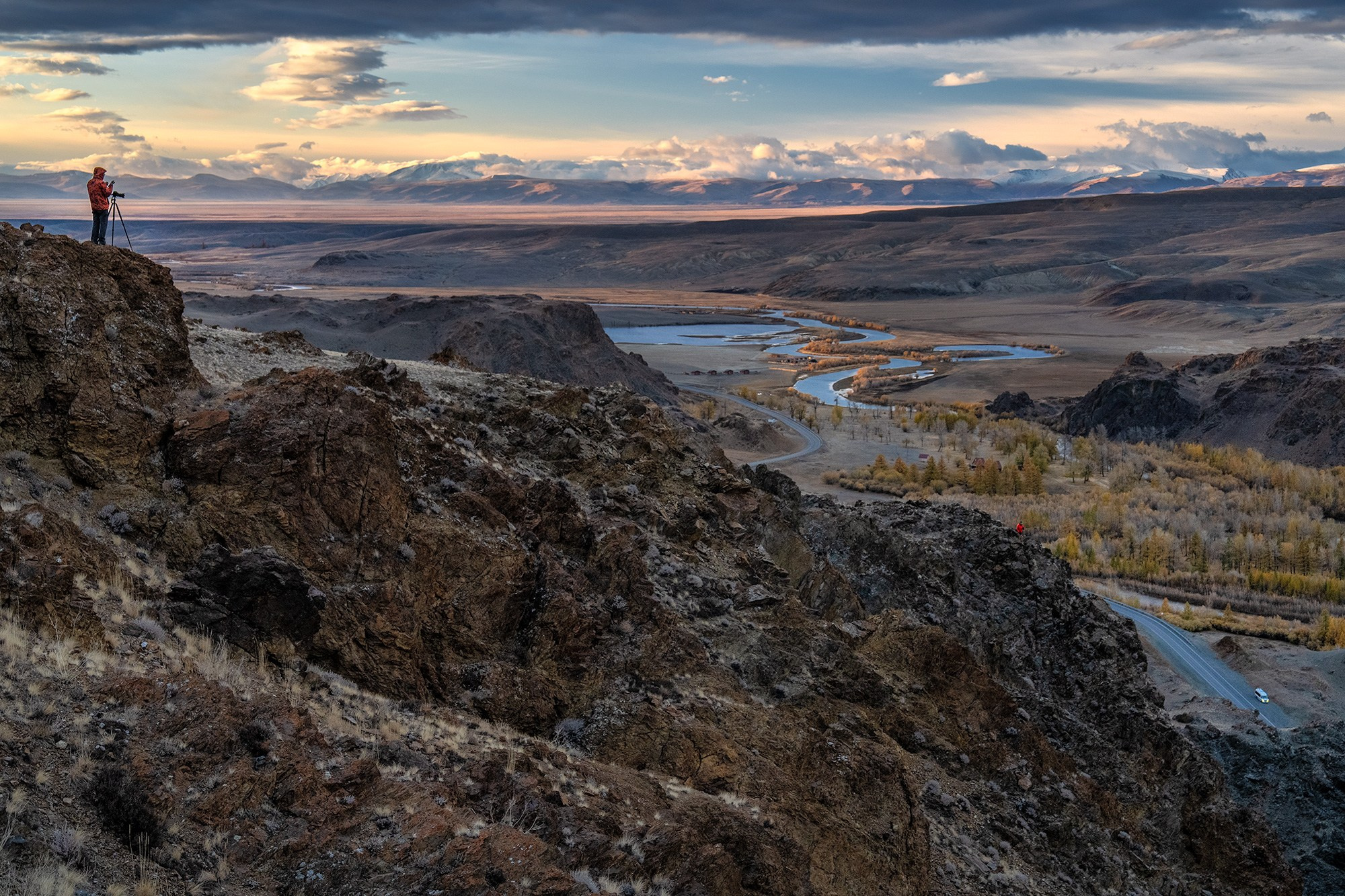 Photographers in their element. Photographer Vladimir Ostapenko
