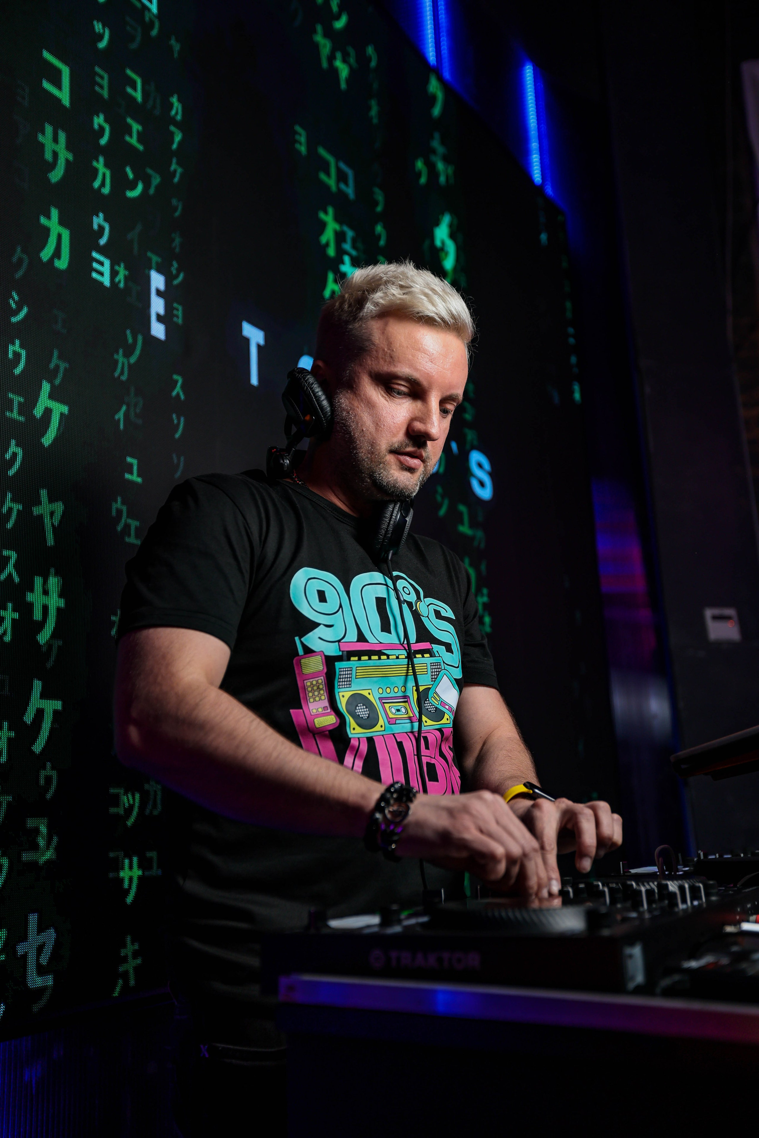 БАР РУКИ ВВЕРХ