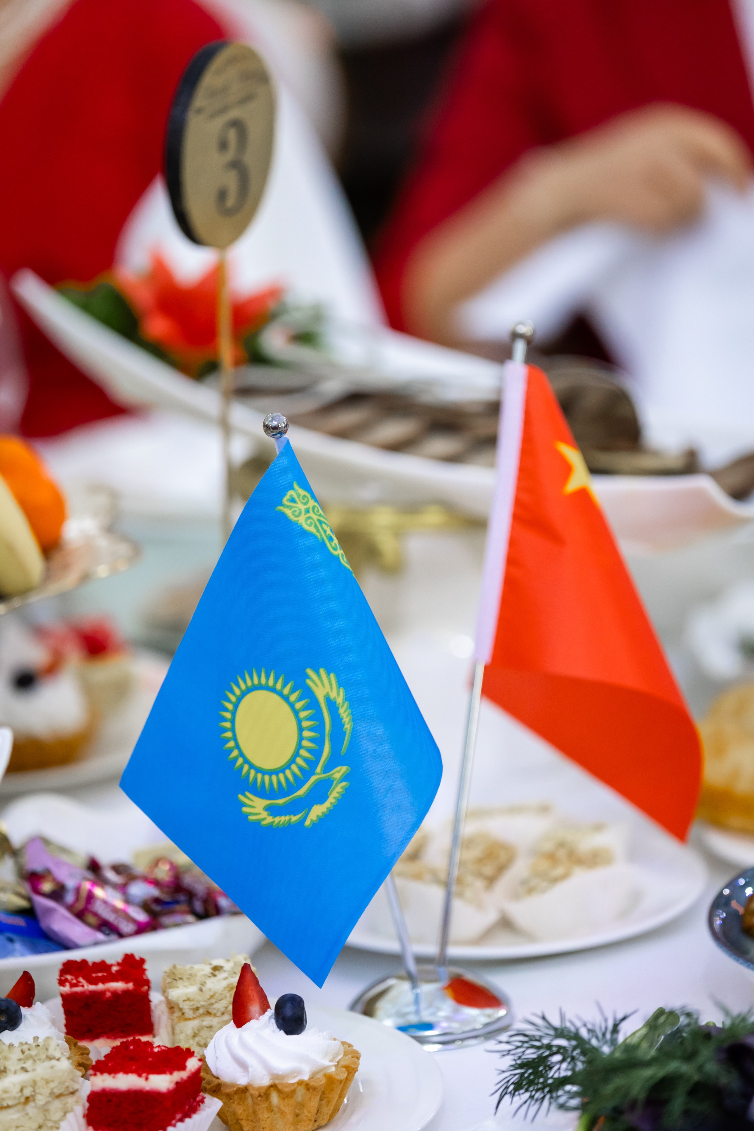 Фотосъемка мероприятия Юбилей компании SilkWay в Алматы. Коммерческий и репортажный фотограф в Алматы — Jora Abramov