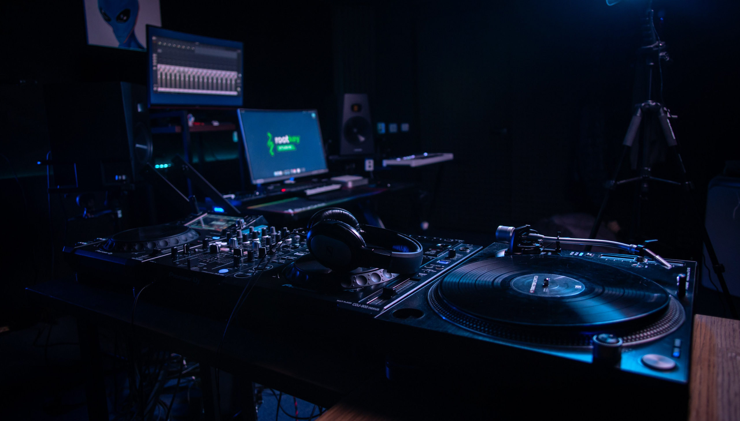 Rootkey studio (студия звукозаписи). Коммерческий и репортажный фотограф в Алматы — Jora Abramov