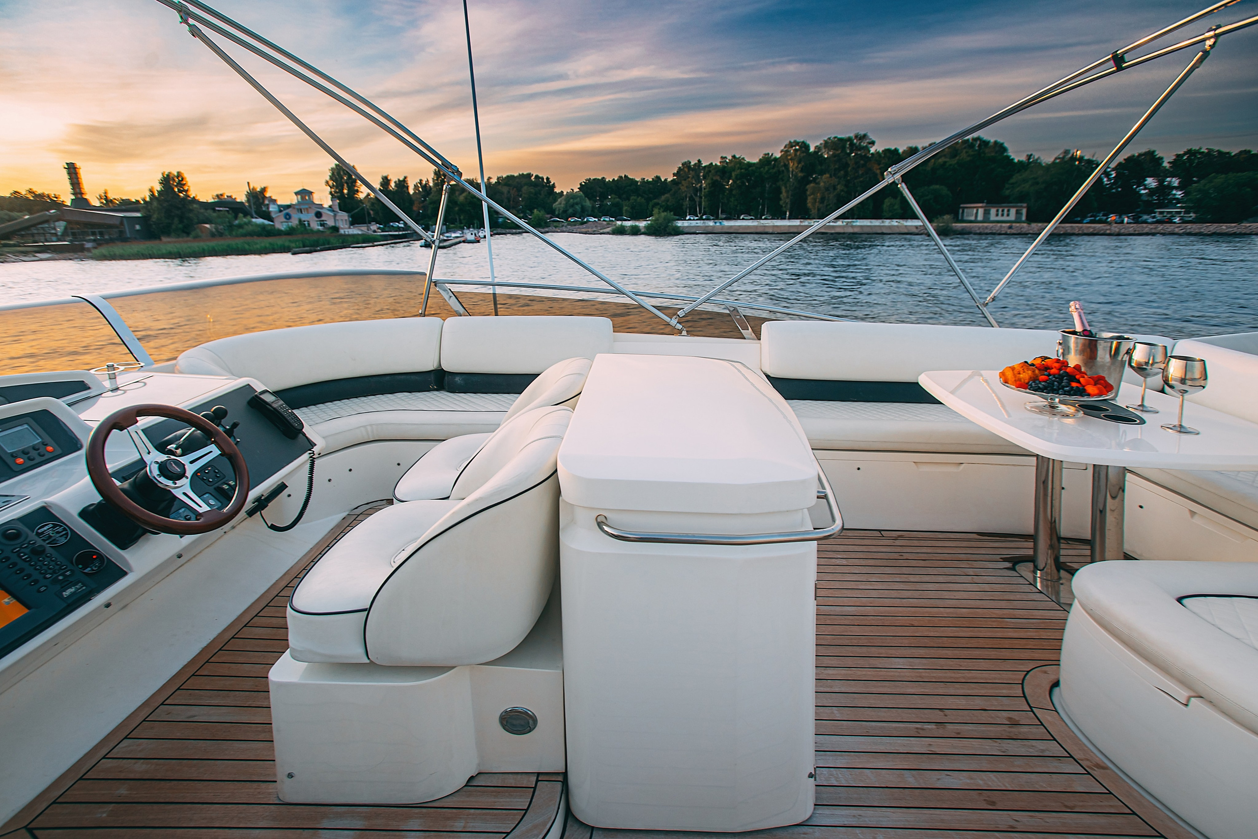 Яхта Princess 57 Esperanza. SPB Rent Boats|аренда катеров и теплоходов