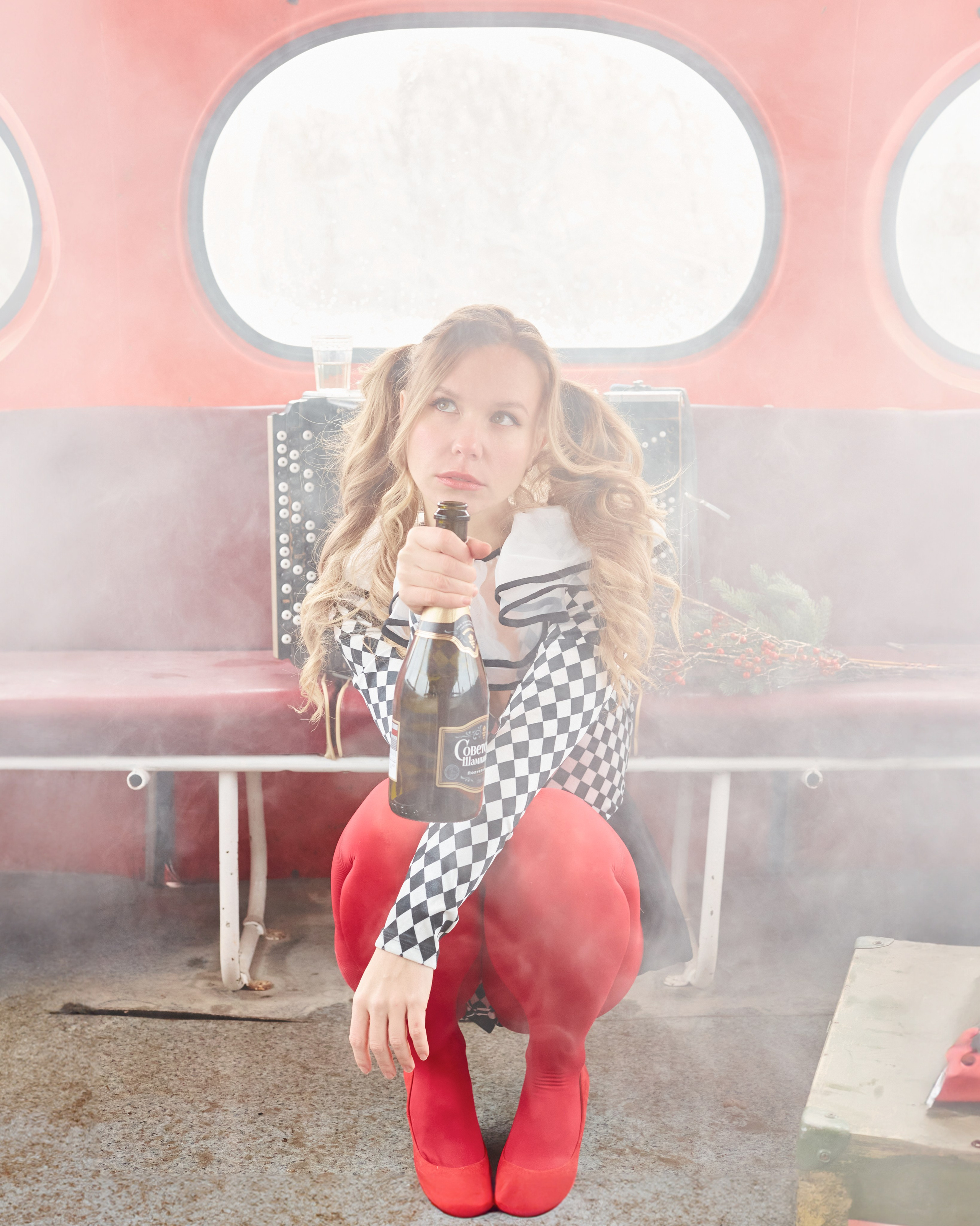 СССР. Встреча Нового Года посреди леса в заглохшем автобусе. Фотограф. Love story, портрет, индивидуальные съемки. Фудфотограф