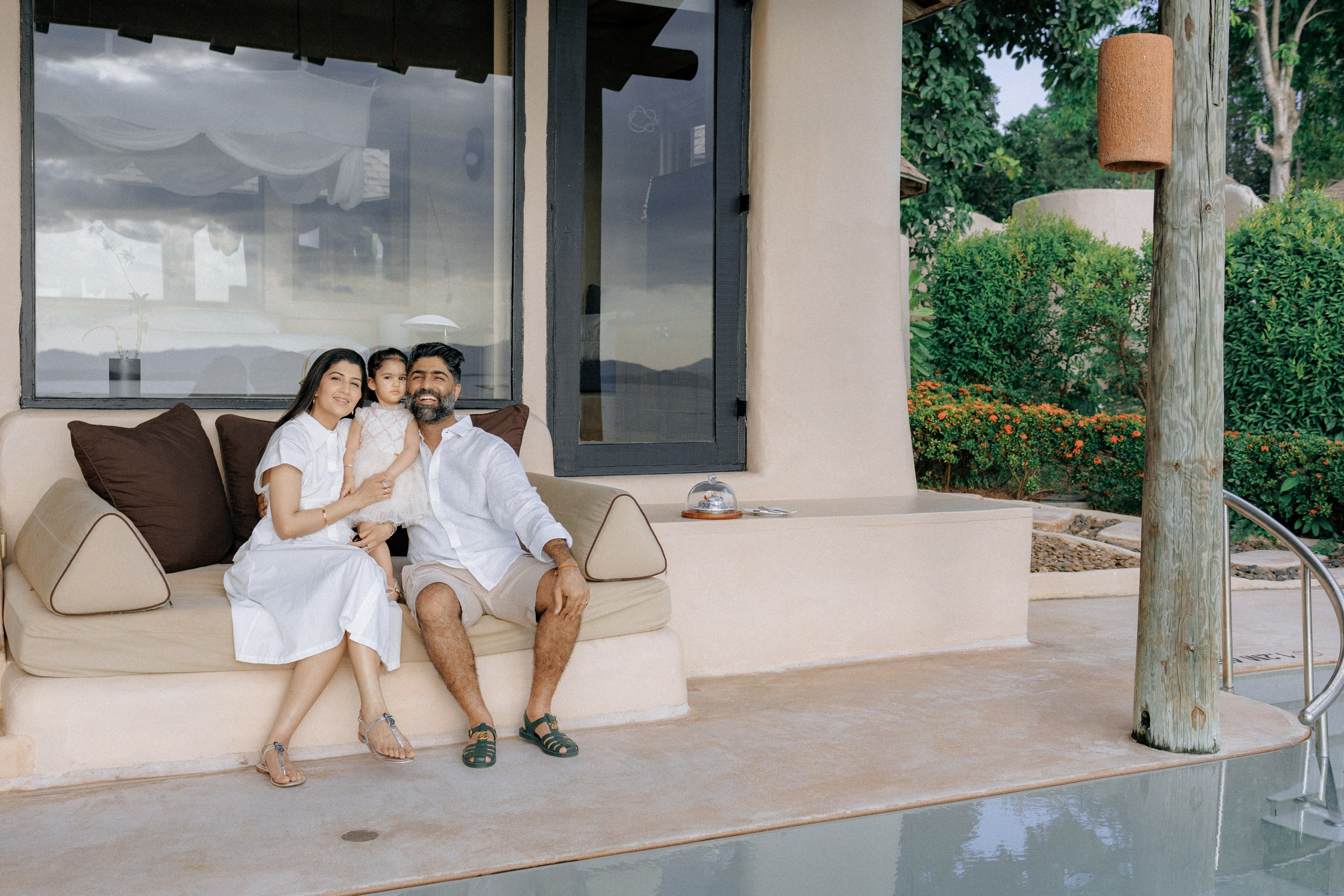 Family photoshoot in Phuket, Thailand. Fedor Lemeshko — Destination Wedding and Family Lifestyle photographer