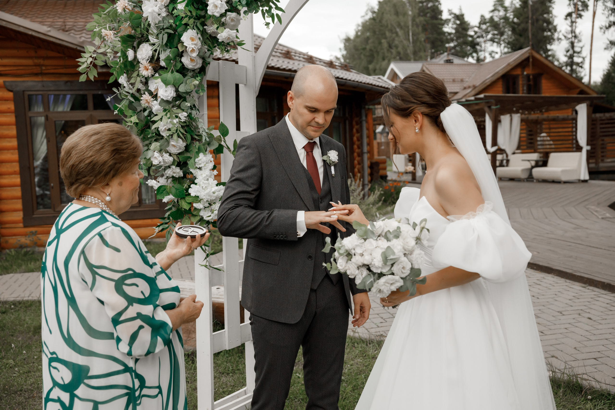 Полина и Дмитрий, загородный клуб «Барин», ЗАГС в г. Пушкино. Свадебный и репортажный фотограф (Москва, Королев и другие)
