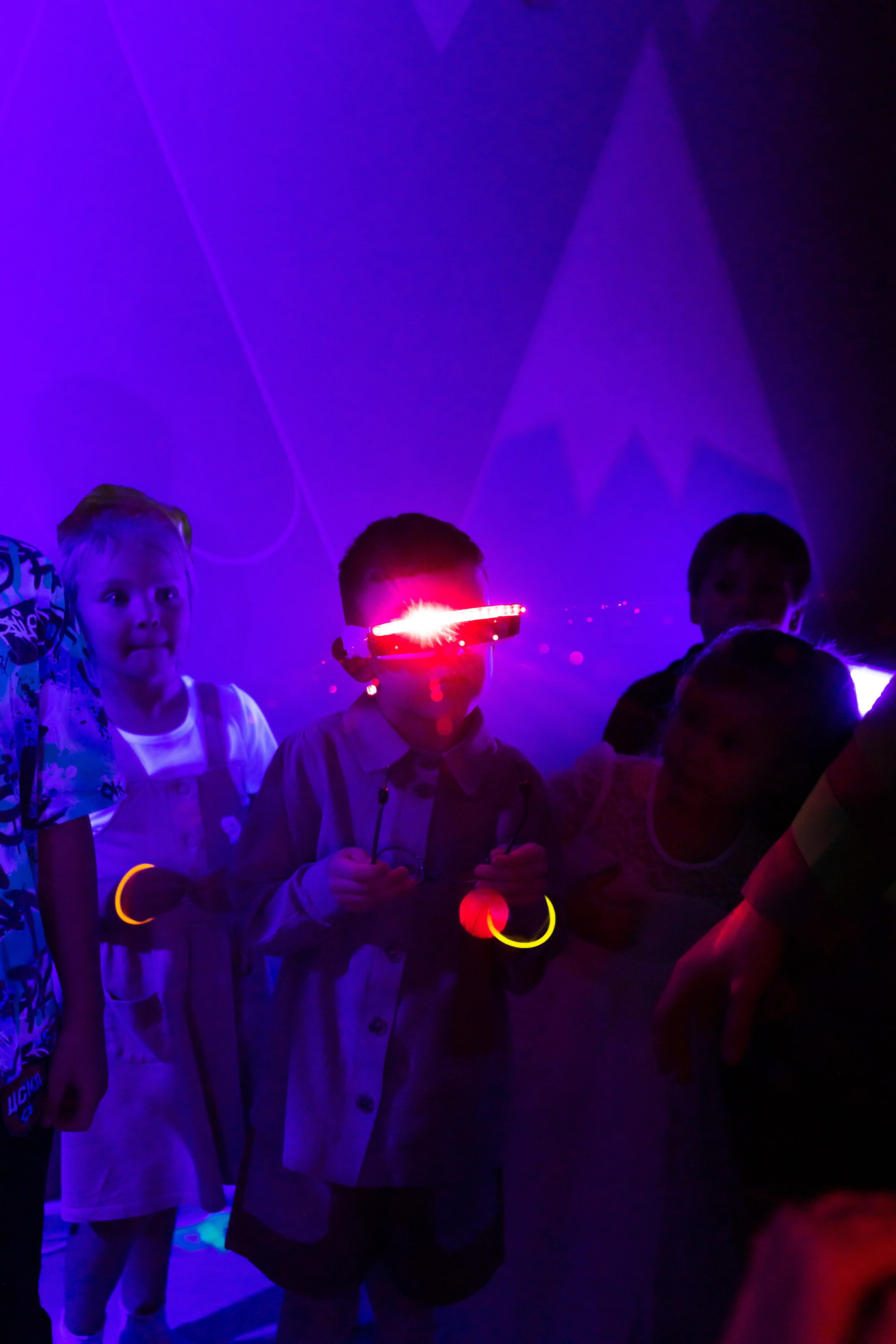 Неоновое День рождения. Семейный и детский фотограф в городе Подолск МО Крылова Ирина