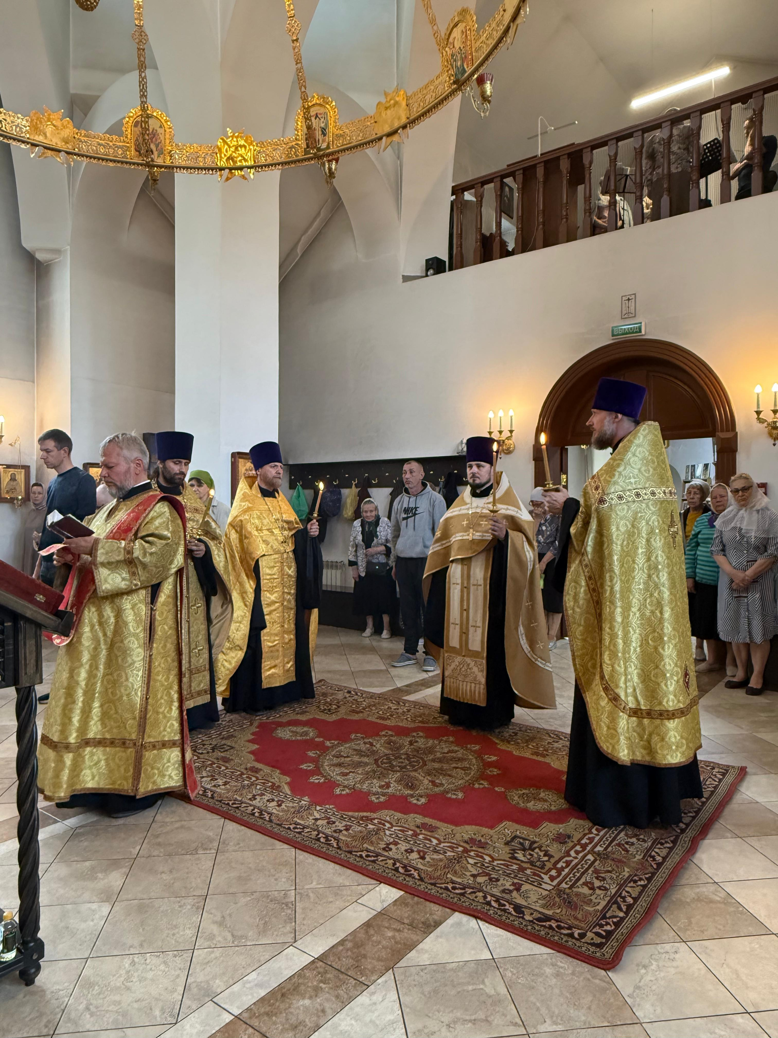 Всенощное бдение в Неделю Всех Русских Святых. Саратовское Северо-Западное благочиние