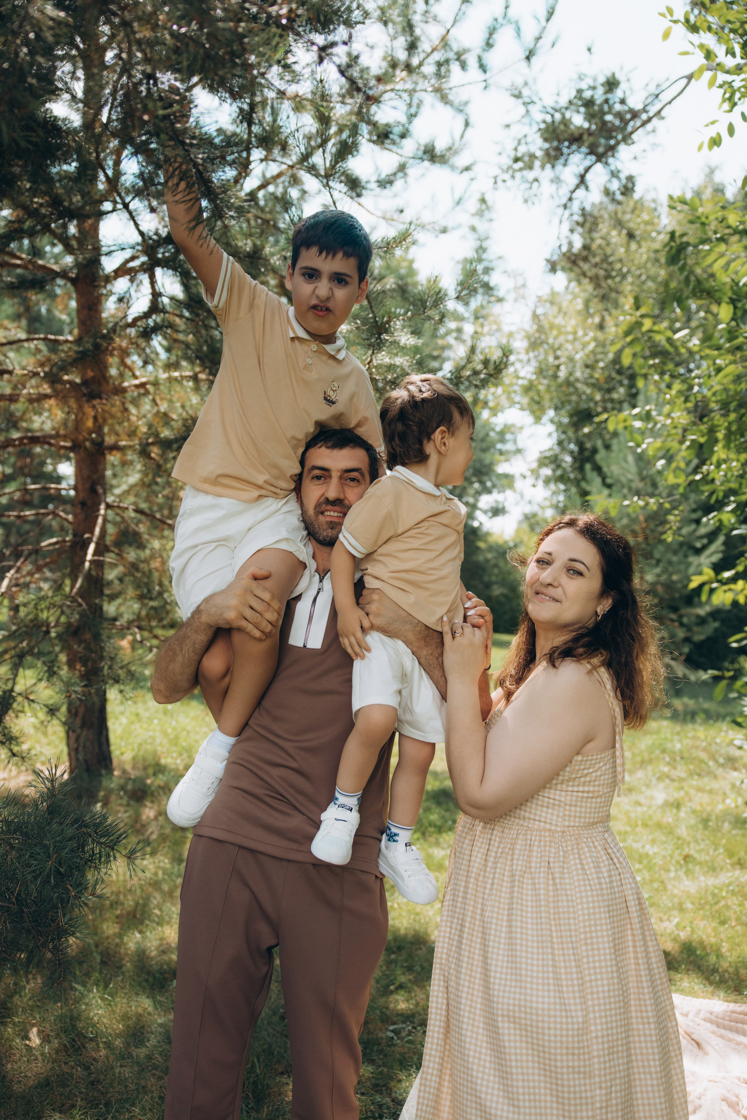 Семейная фотосессия в парке ЦПКиО. Свадебный, семейный фотограф в Иркутске Светлана Макаричева