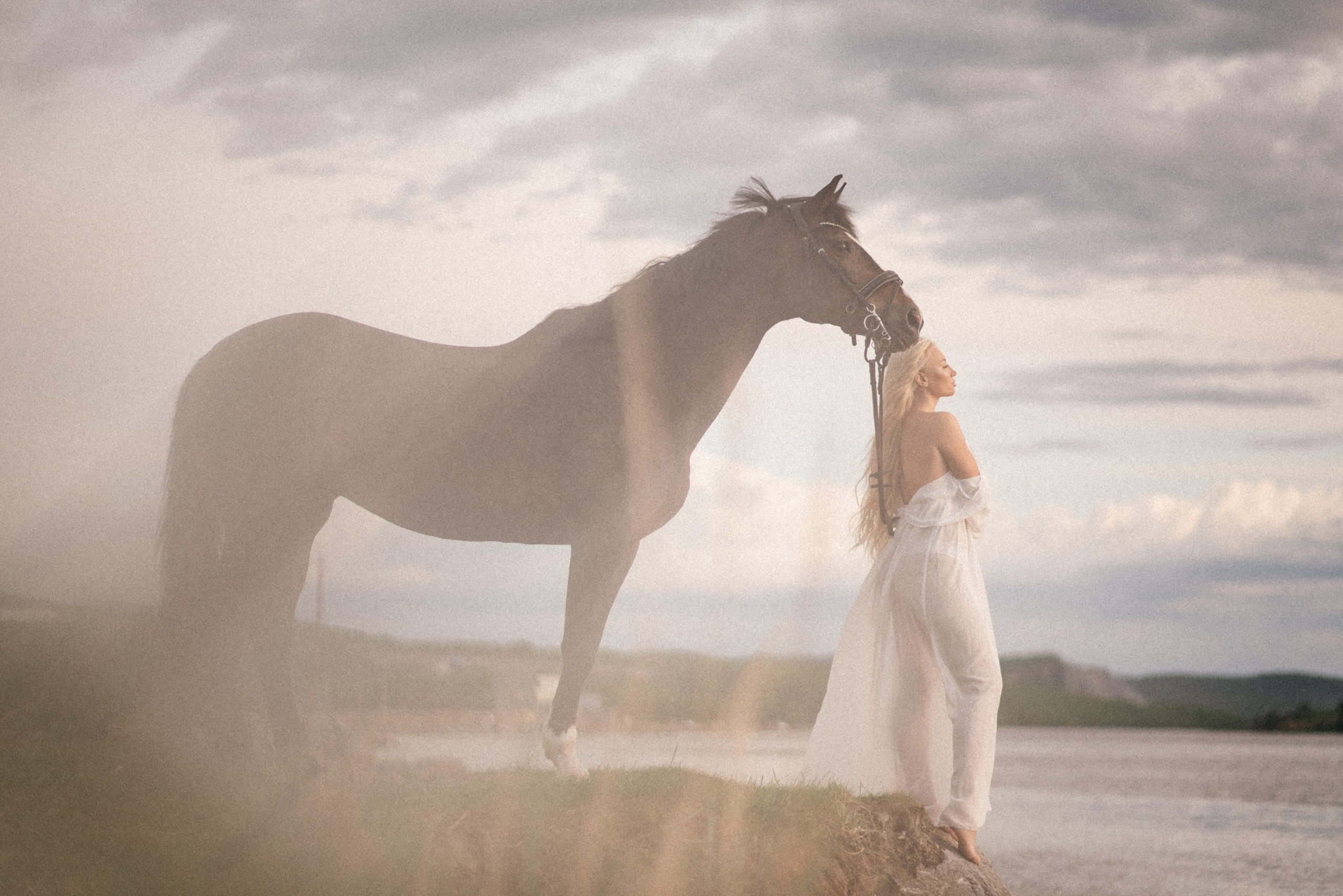 Валерия. Атмосферная фотосессия с лошадью. Фотограф в Мурманске Екатерина Рудак