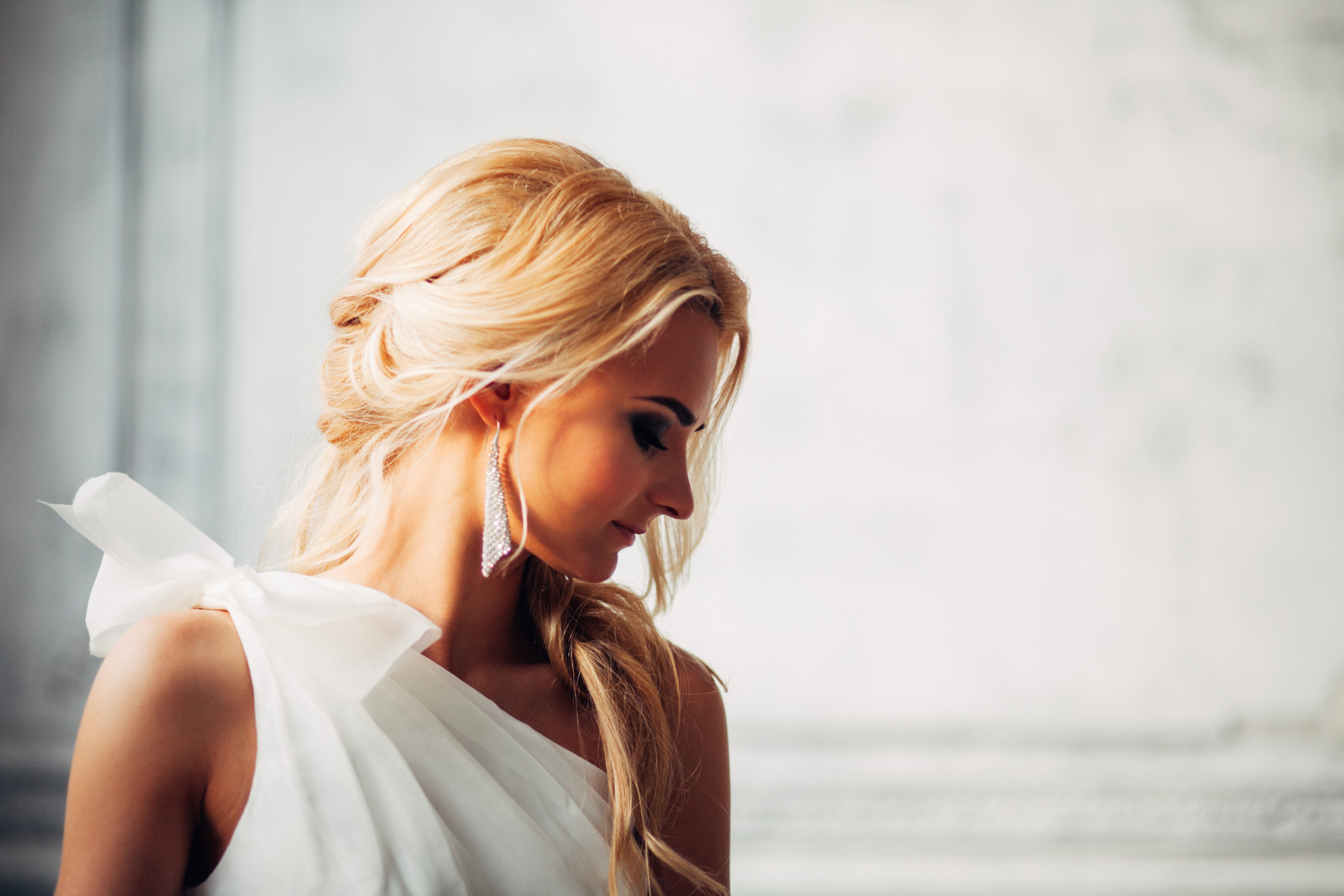 Сборы невесты в студии. Семейный фотограф, свадебный фотограф, женский портрет в Санкт-Петербу