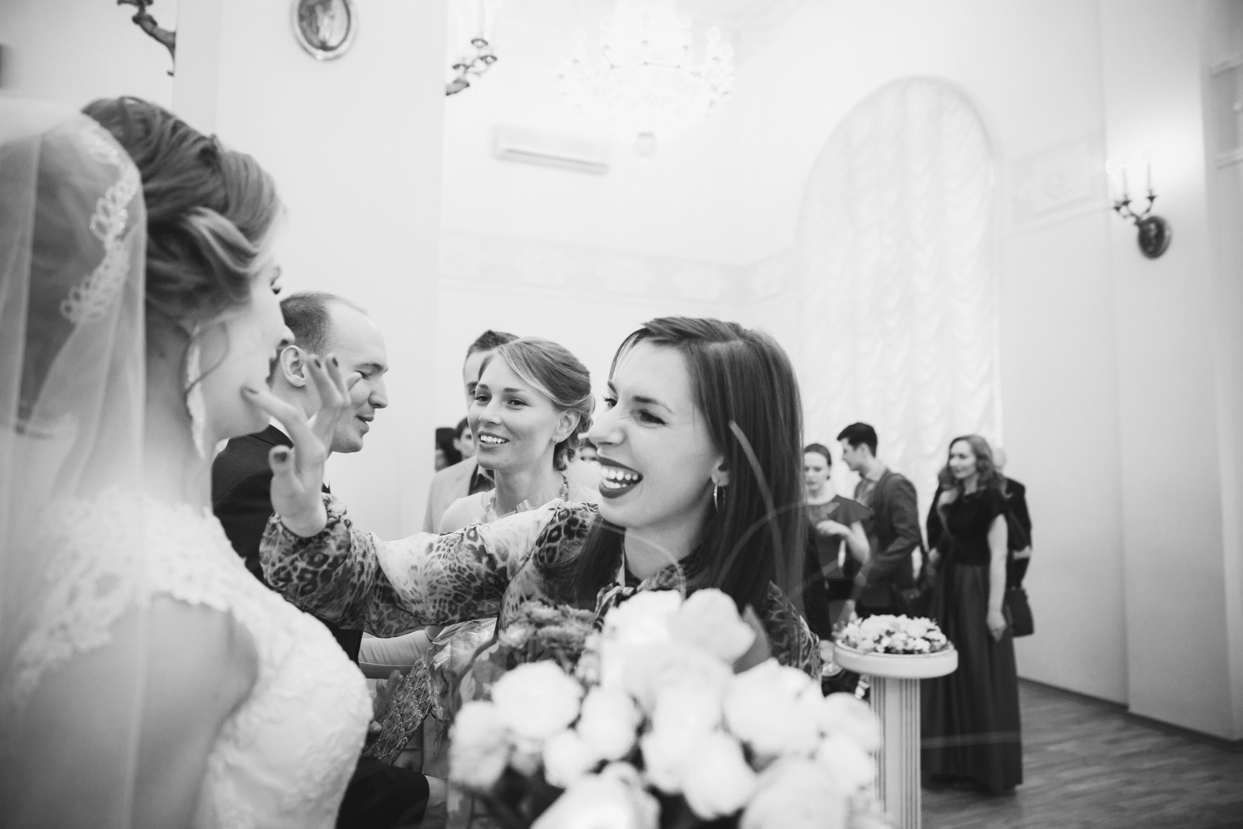 Свадебная фотосъёмка весной в Санкт-Петербурге. Семейный фотограф, свадебный фотограф, женский портрет в Санкт-Петербу