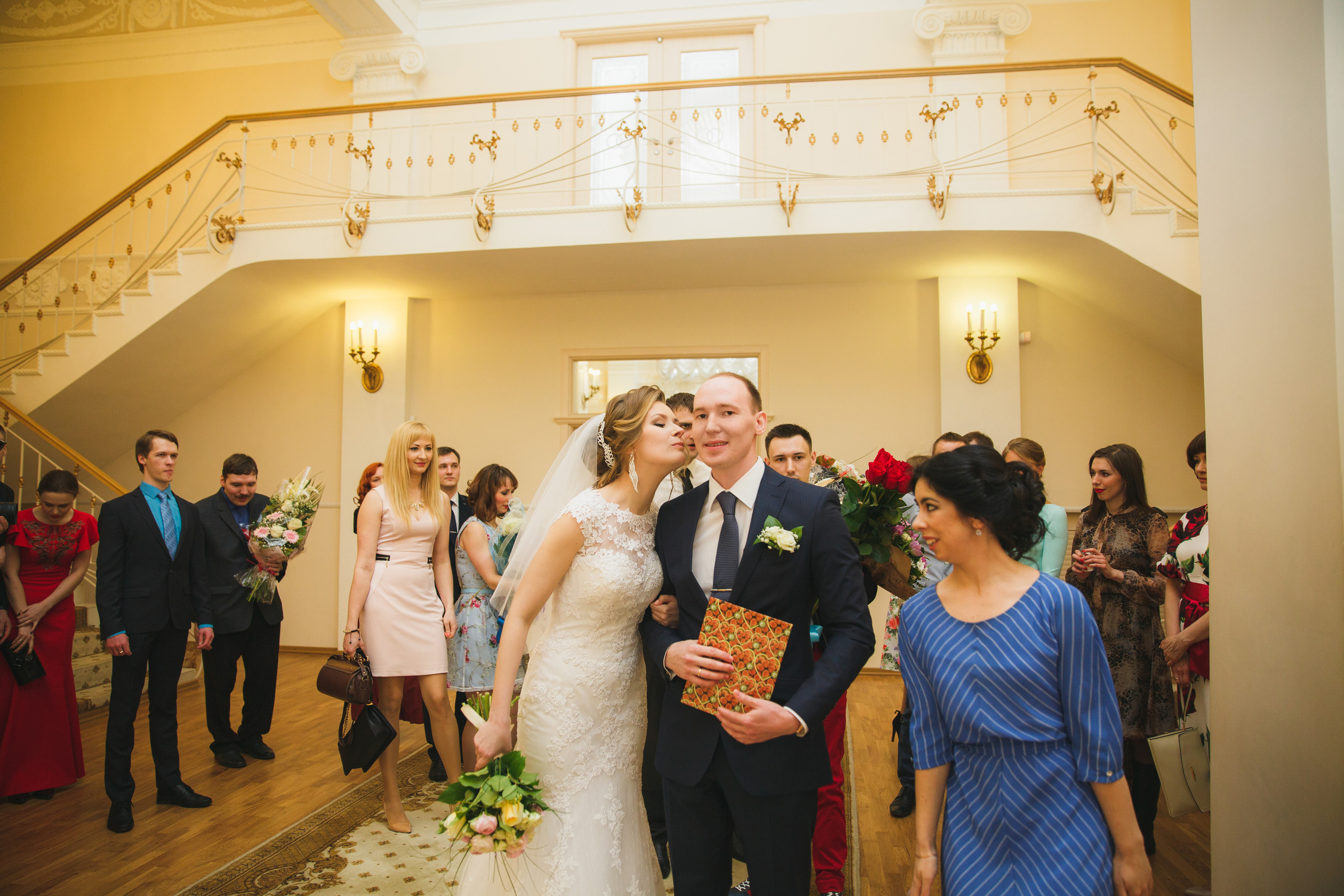 Свадебная фотосъёмка весной в Санкт-Петербурге. Семейный фотограф, свадебный фотограф, женский портрет в Санкт-Петербу