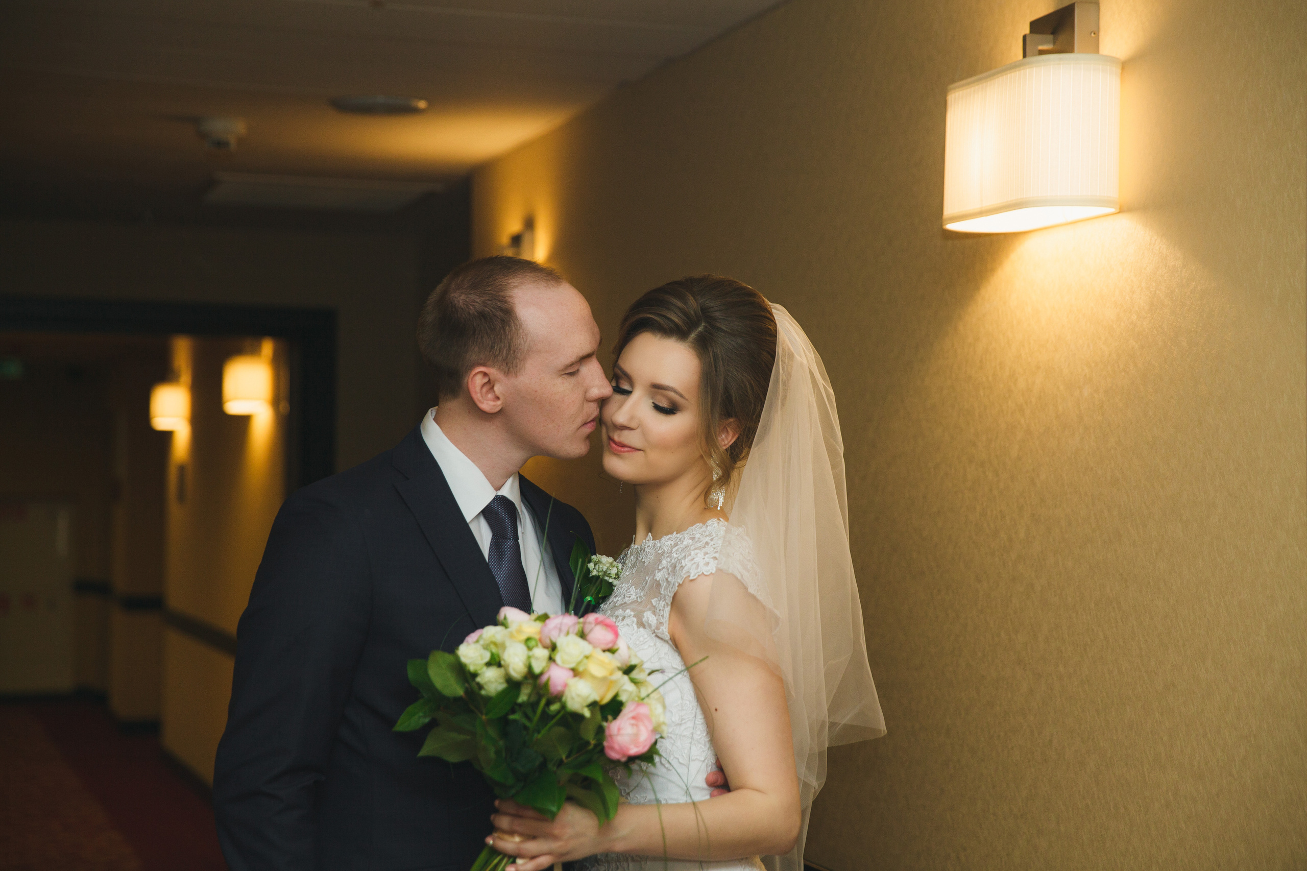 Свадебная фотосъёмка весной в Санкт-Петербурге. Семейный фотограф, свадебный фотограф, женский портрет в Санкт-Петербу