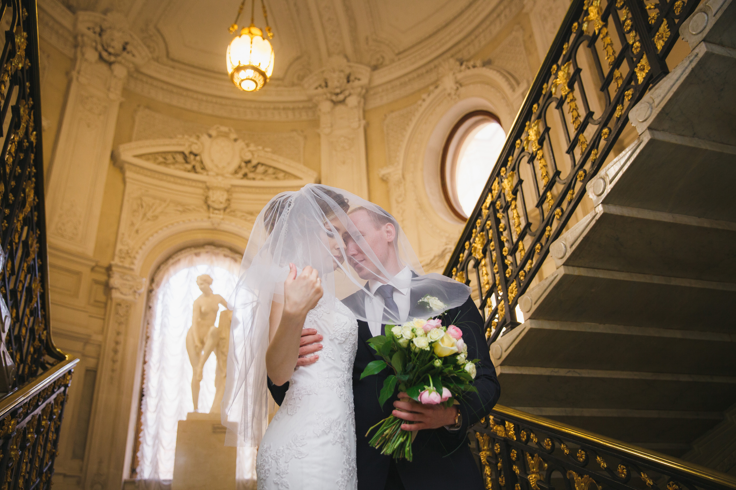 Свадебная фотосъёмка весной в Санкт-Петербурге. Семейный фотограф, свадебный фотограф, женский портрет в Санкт-Петербу