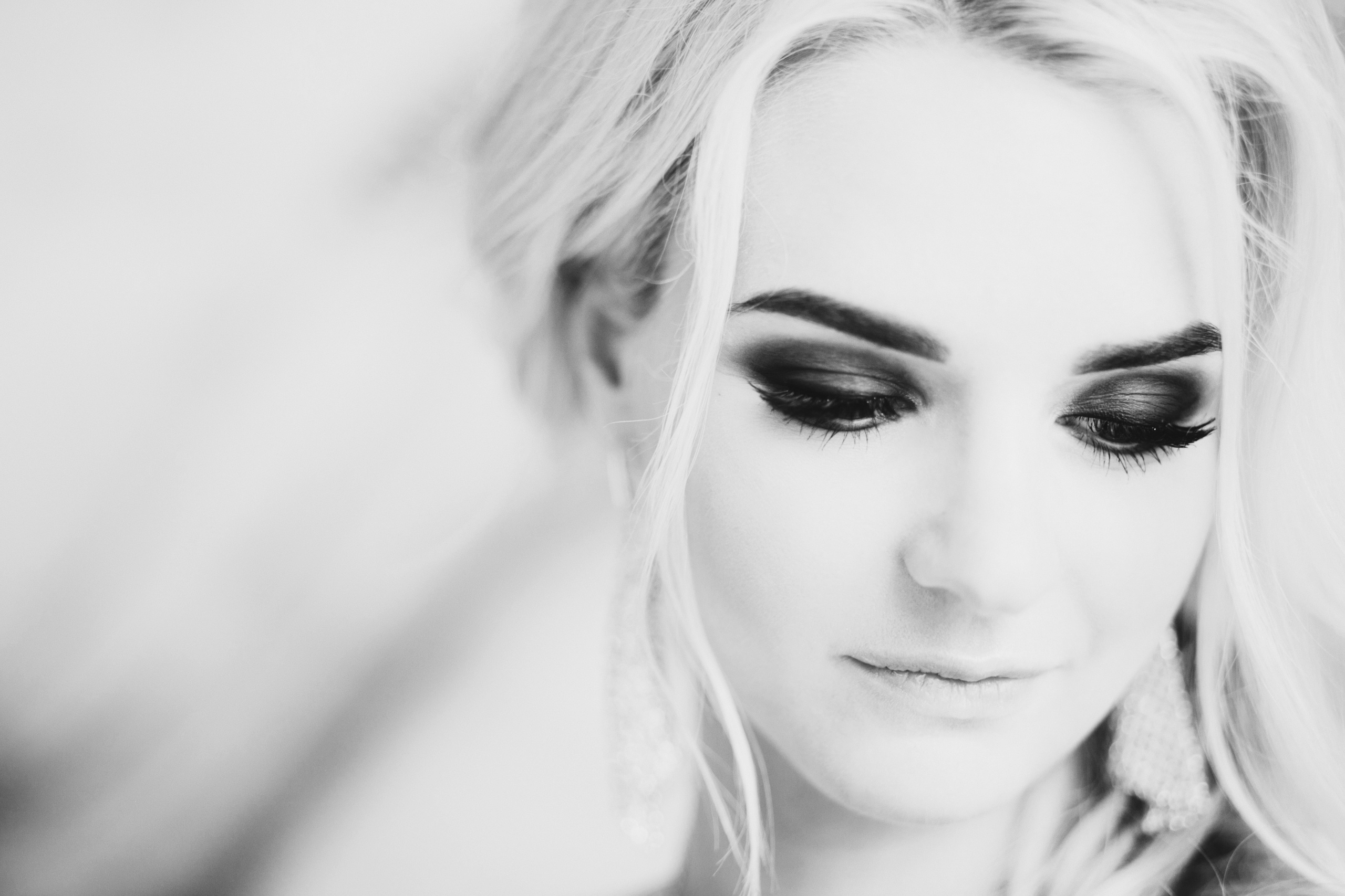 Сборы невесты в студии. Семейный фотограф, свадебный фотограф, женский портрет в Санкт-Петербу