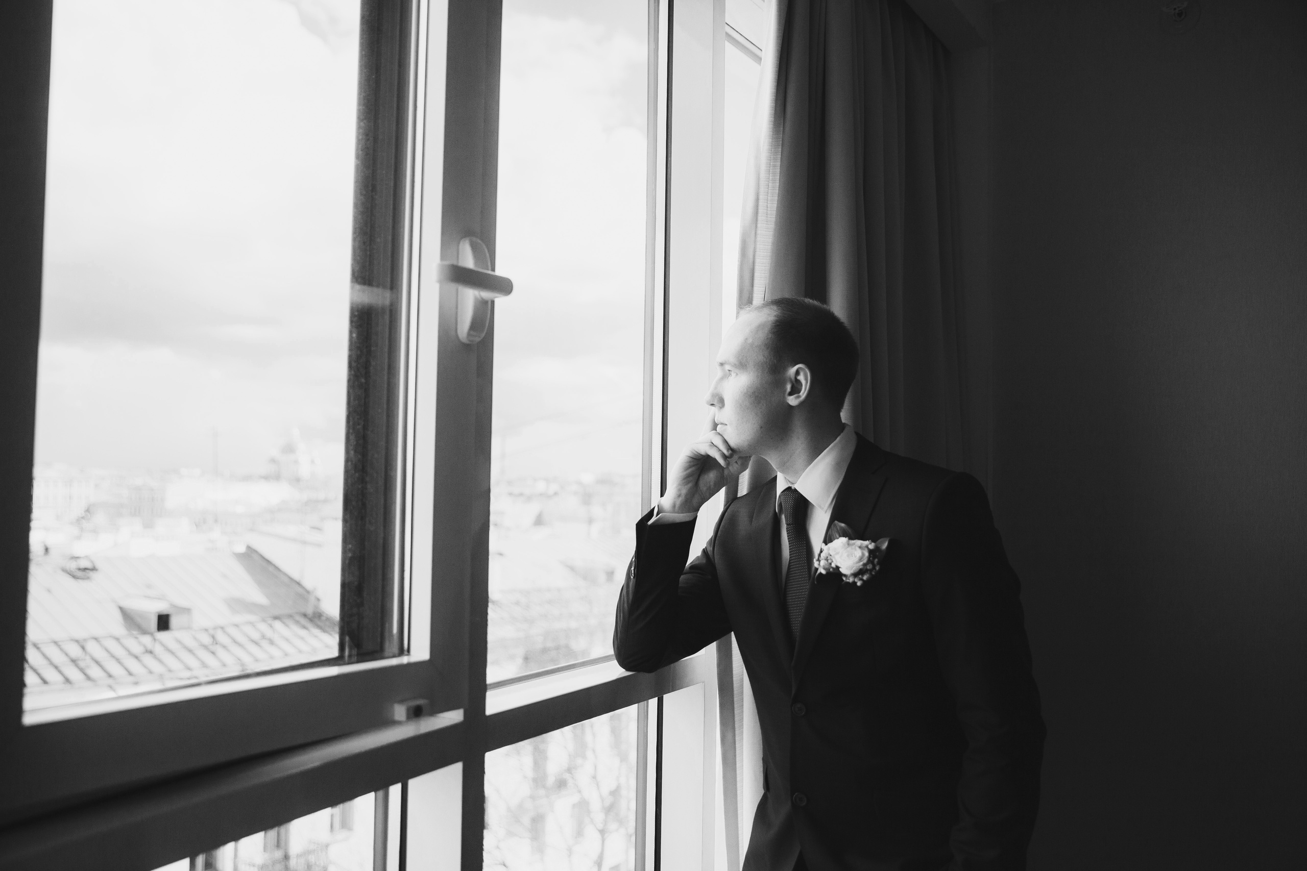 Свадебная фотосъёмка весной в Санкт-Петербурге. Семейный фотограф, свадебный фотограф, женский портрет в Санкт-Петербу