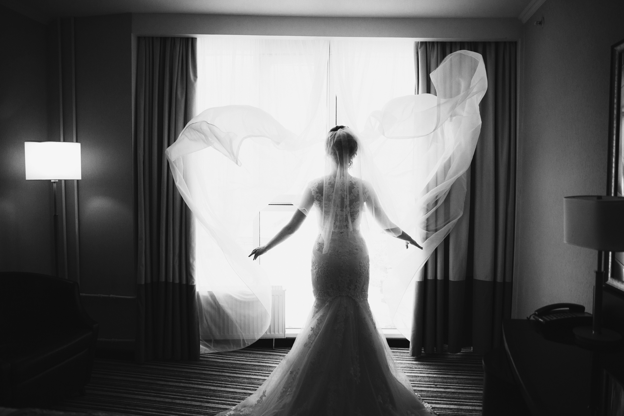 Свадебная фотосъёмка весной в Санкт-Петербурге. Семейный фотограф, свадебный фотограф, женский портрет в Санкт-Петербу