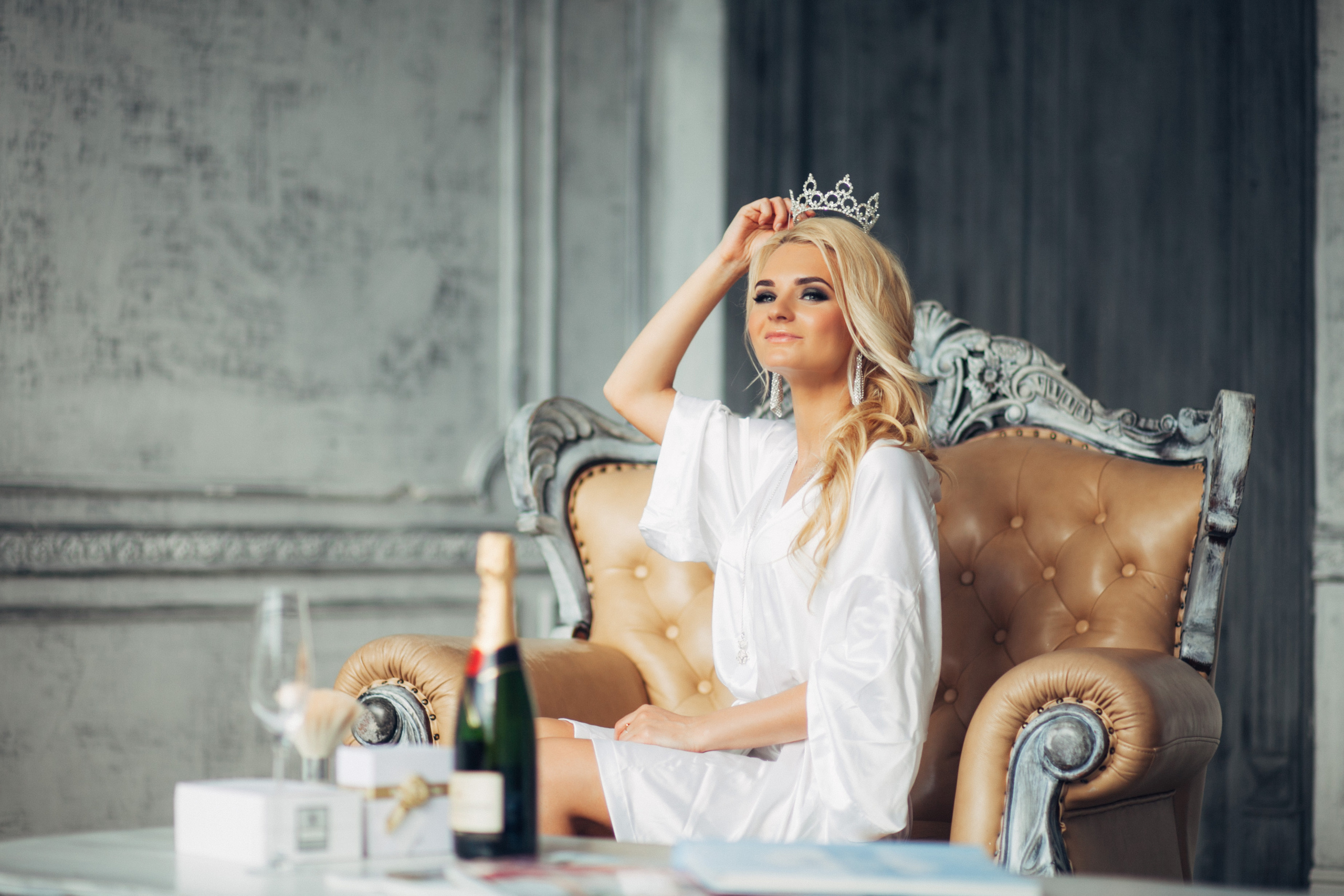 Сборы невесты в студии. Семейный фотограф, свадебный фотограф, женский портрет в Санкт-Петербу