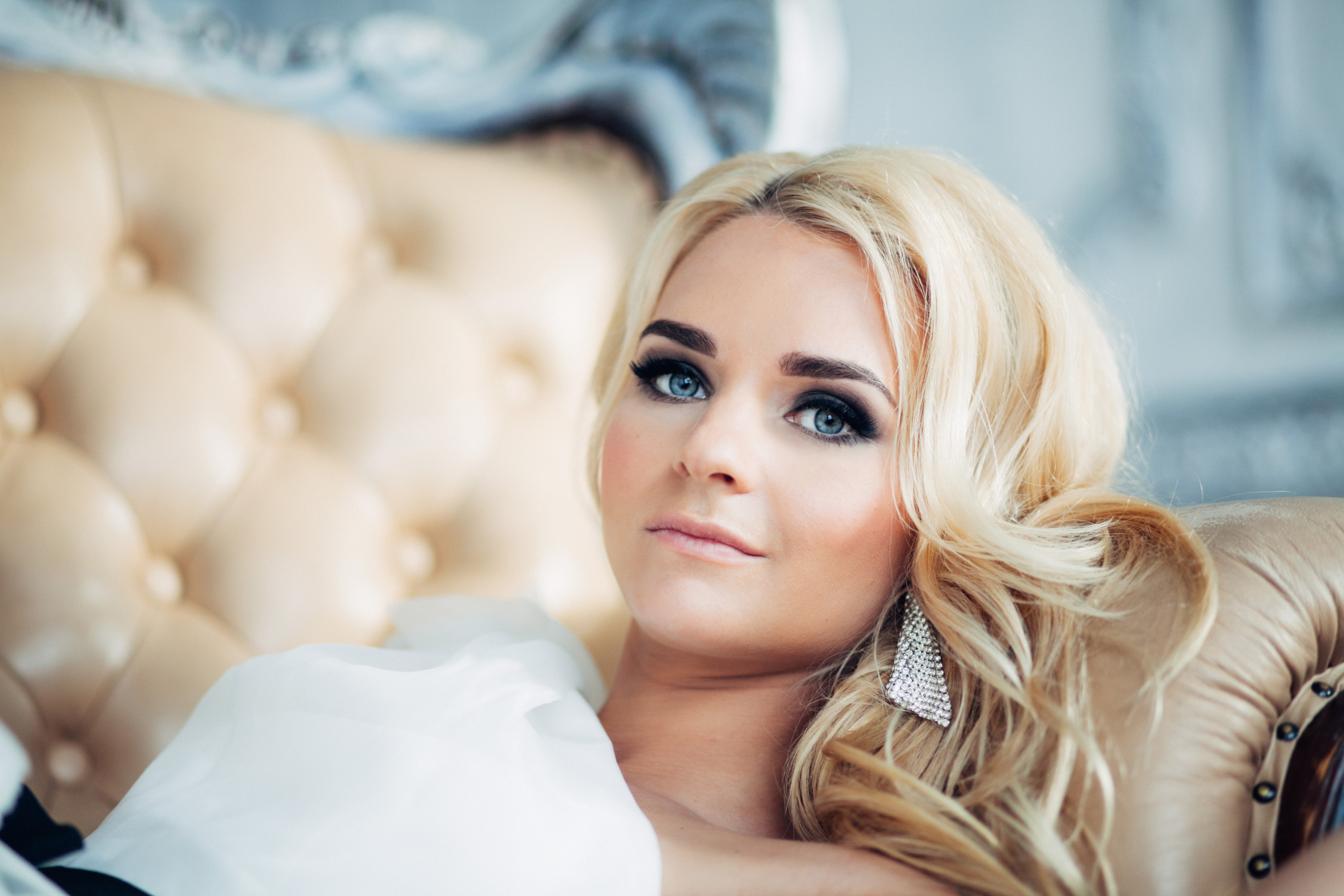 Сборы невесты в студии. Семейный фотограф, свадебный фотограф, женский портрет в Санкт-Петербу