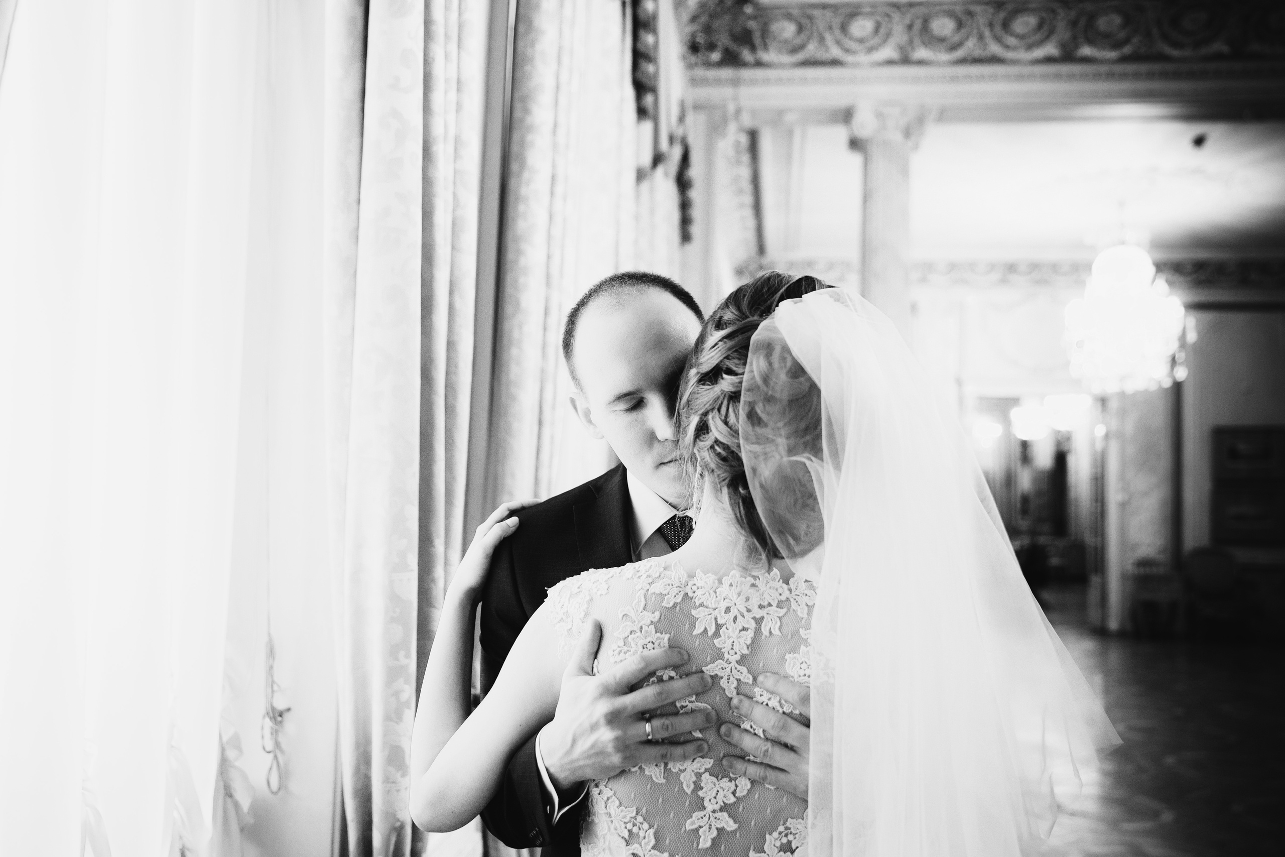 Свадебная фотосъёмка весной в Санкт-Петербурге. Семейный фотограф, свадебный фотограф, женский портрет в Санкт-Петербу