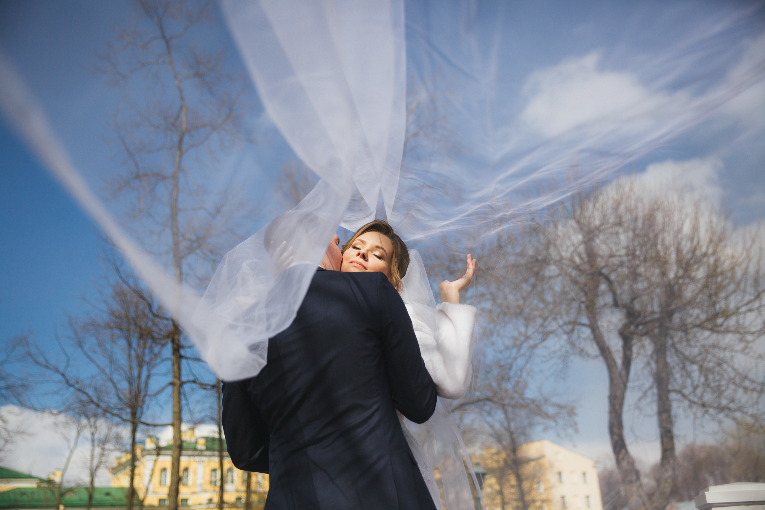 Свадебная фотосъёмка весной в Санкт-Петербурге. Семейный фотограф, свадебный фотограф, женский портрет в Санкт-Петербу