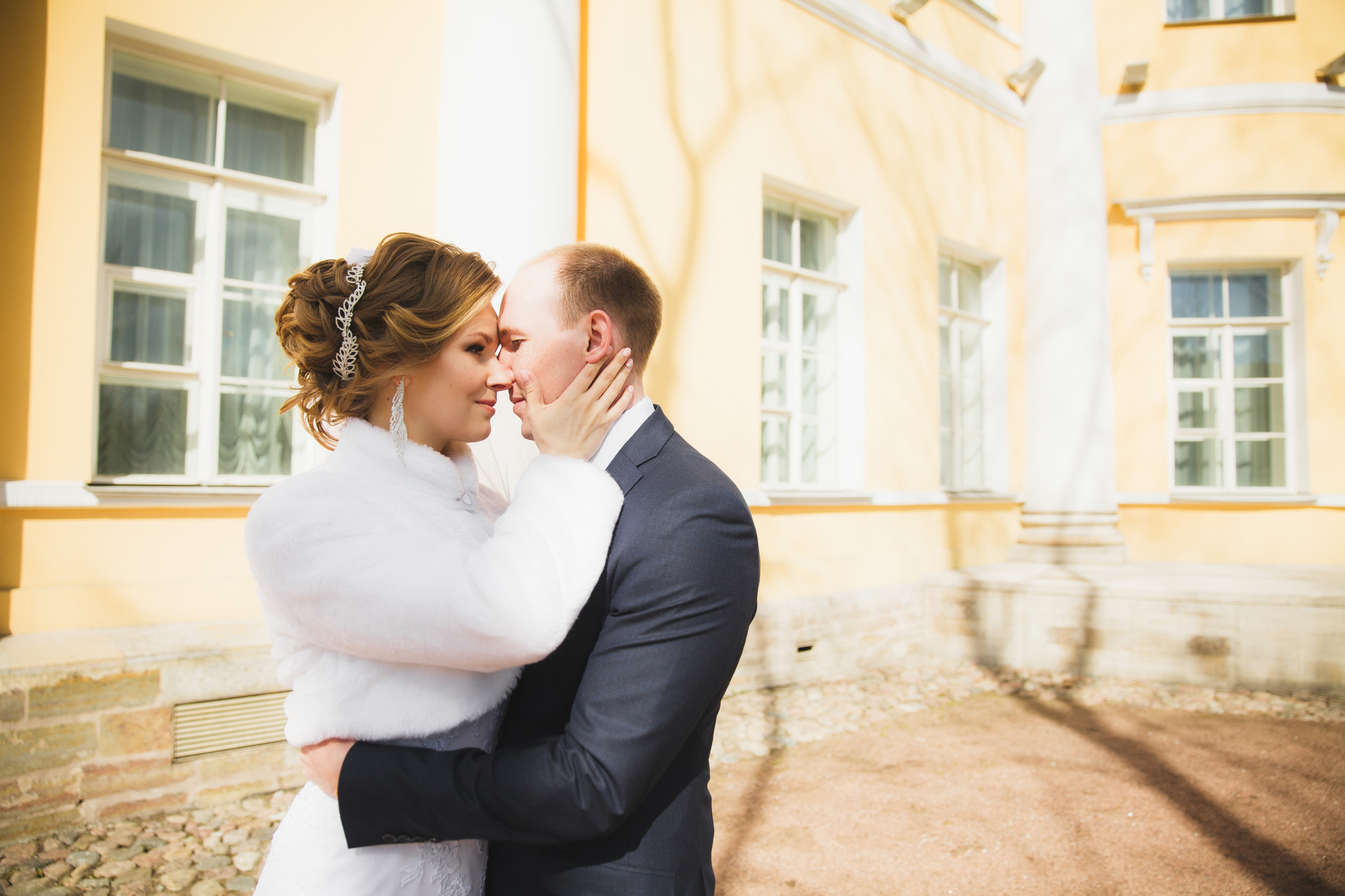 Свадебная фотосъёмка весной в Санкт-Петербурге. Семейный фотограф, свадебный фотограф, женский портрет в Санкт-Петербу