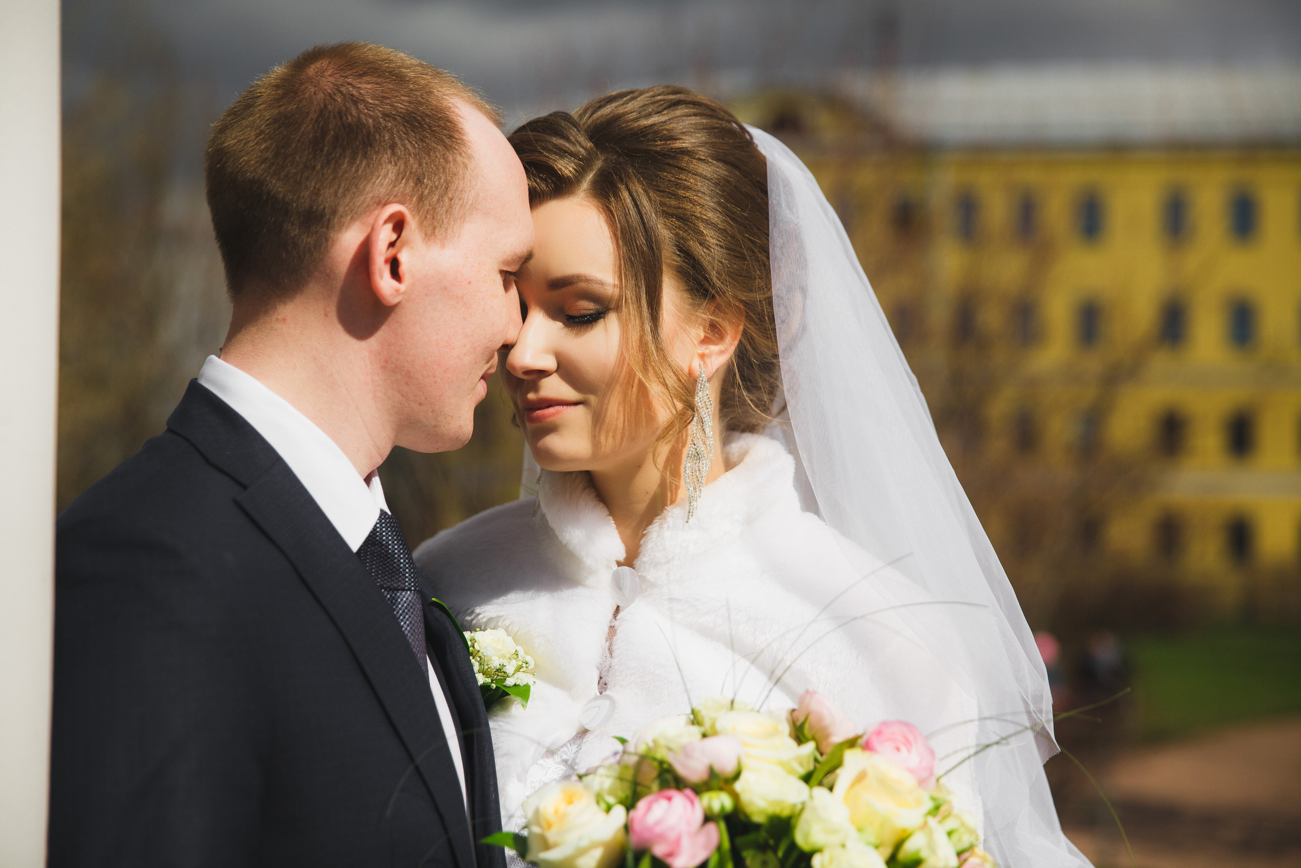 Свадебная фотосъёмка весной в Санкт-Петербурге. Семейный фотограф, свадебный фотограф, женский портрет в Санкт-Петербу