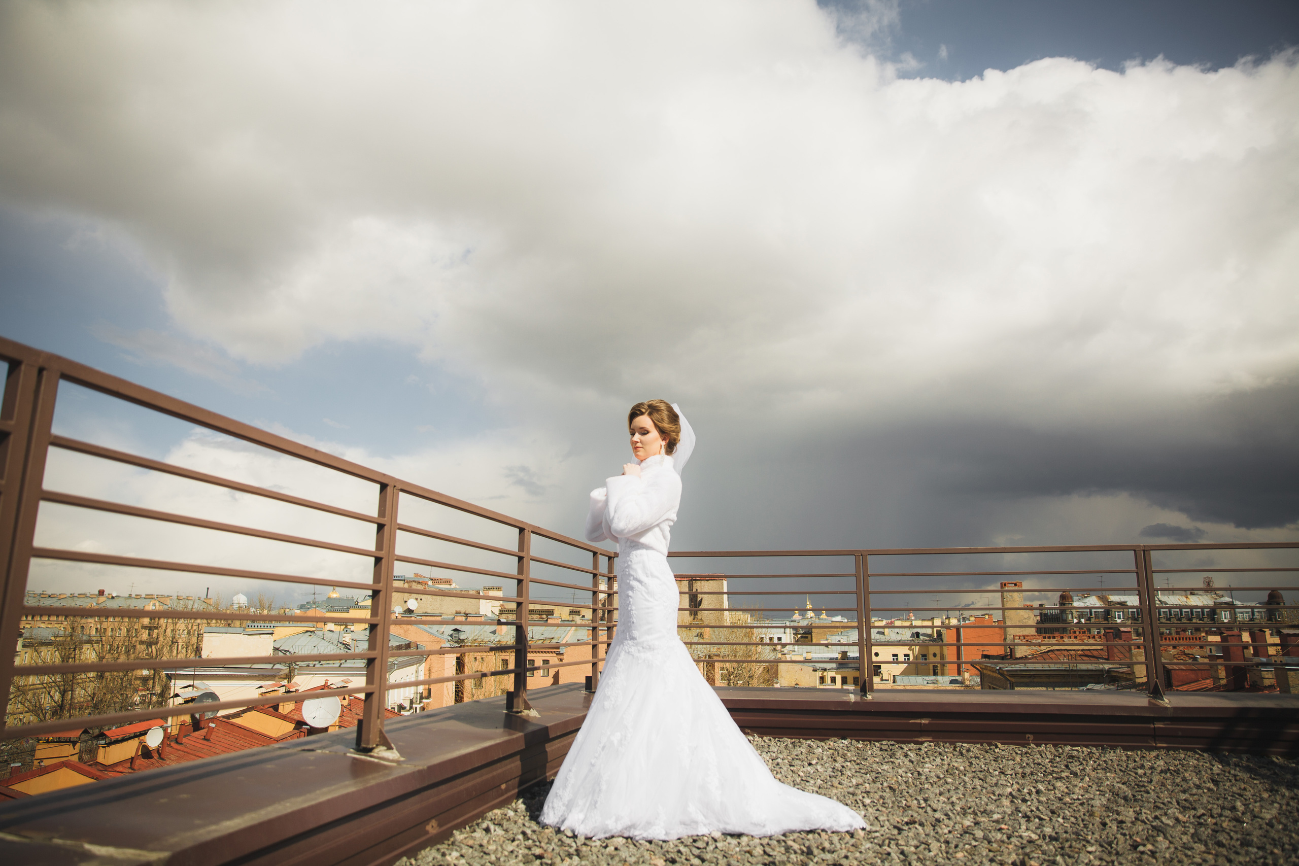 Свадебная фотосъёмка весной в Санкт-Петербурге. Семейный фотограф, свадебный фотограф, женский портрет в Санкт-Петербу