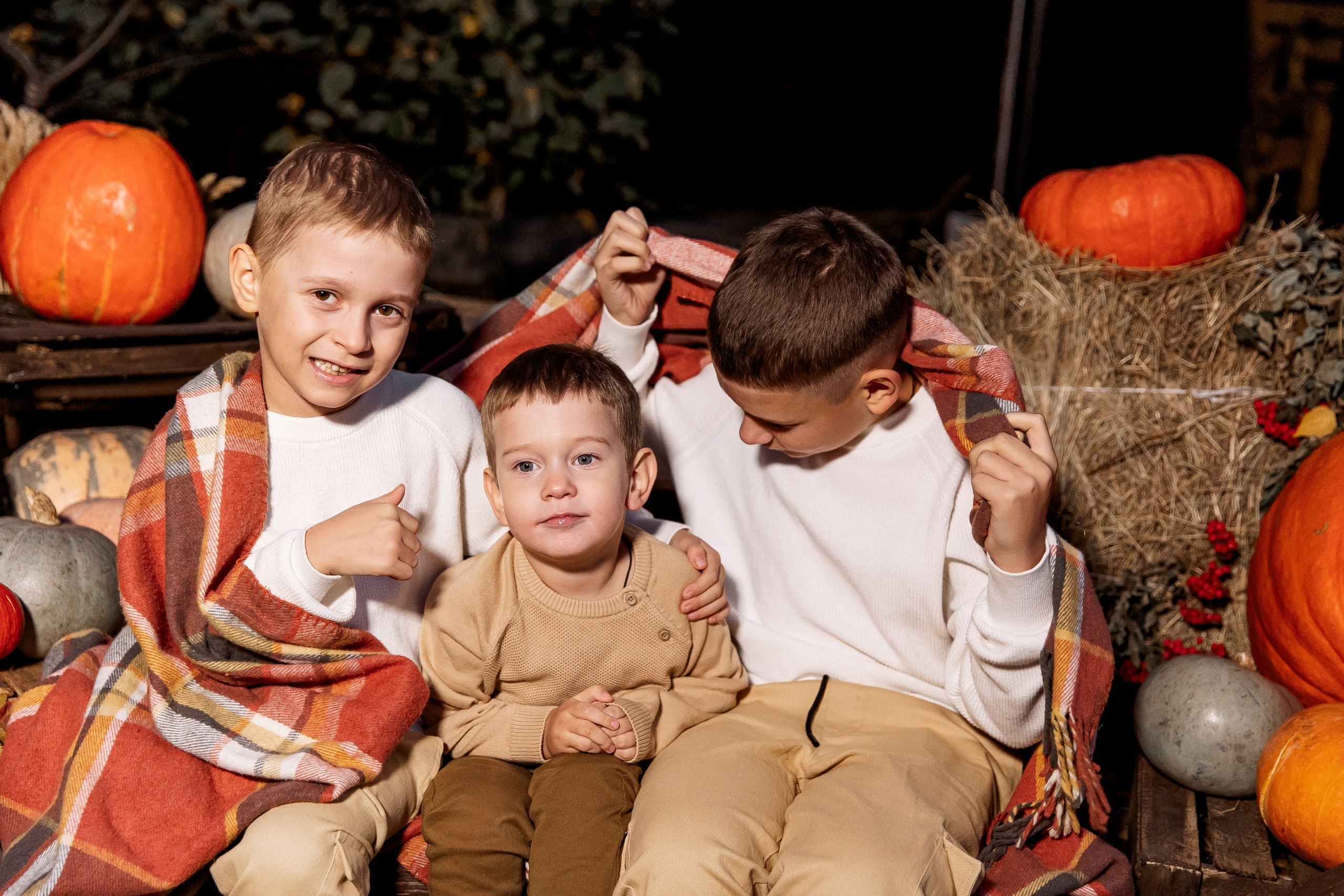 Эдуард и Дарья с сыновьями. Свадебный и семейный фотограф в Челябинске Юлия Ишимова