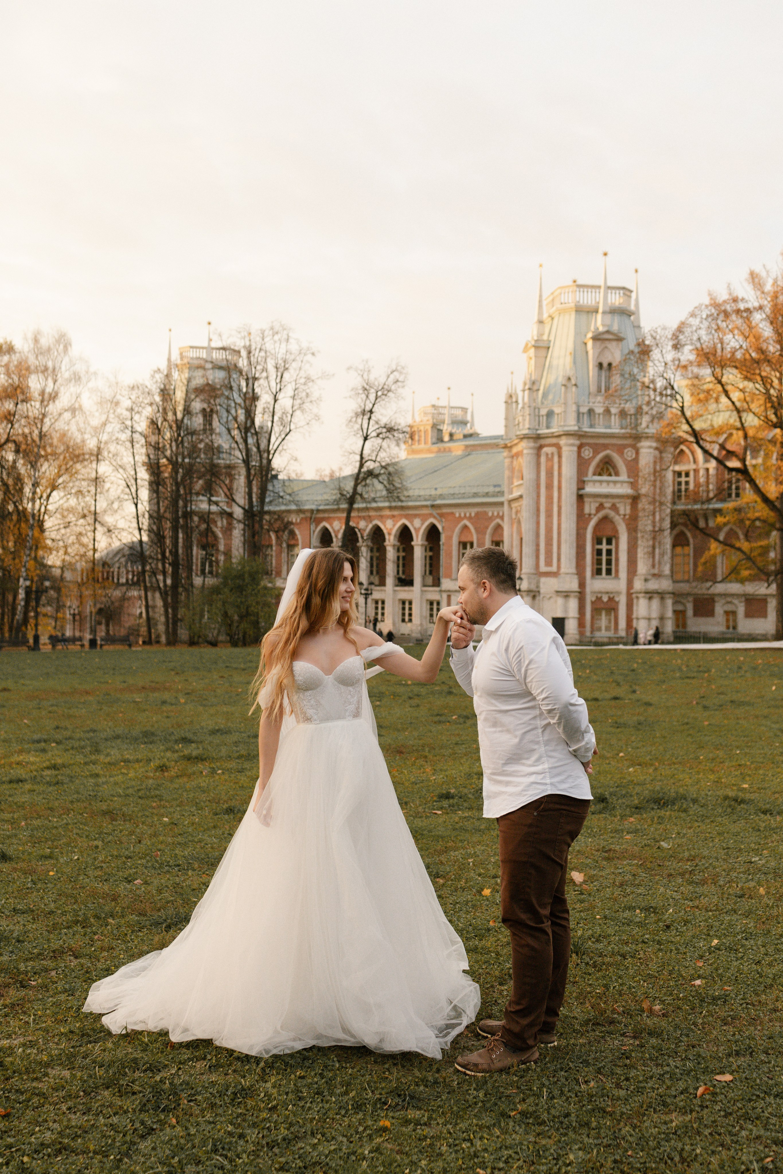 Свадебная прогулка в Царицыно. Семейный фотограф в Москве Аникина Наталья